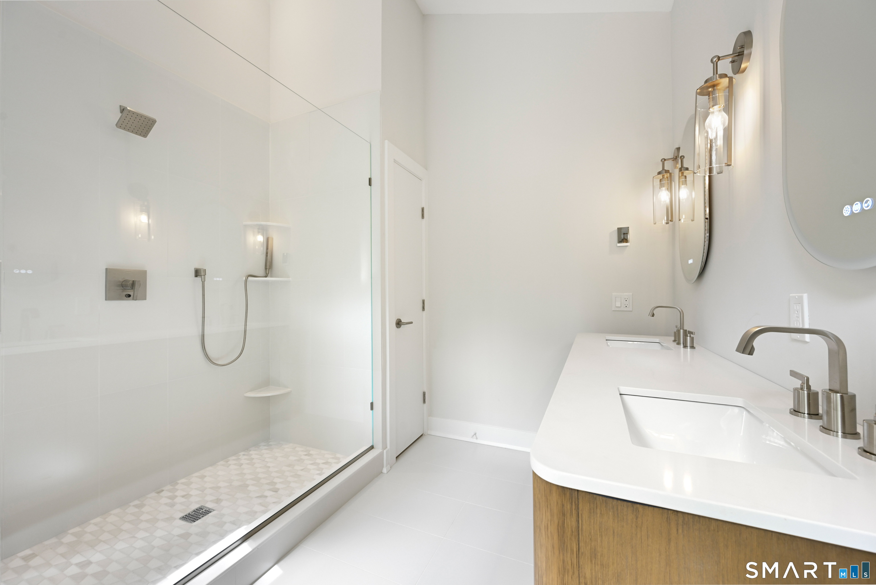 Photo 6 of 17 Clover Lane, Westport, CT