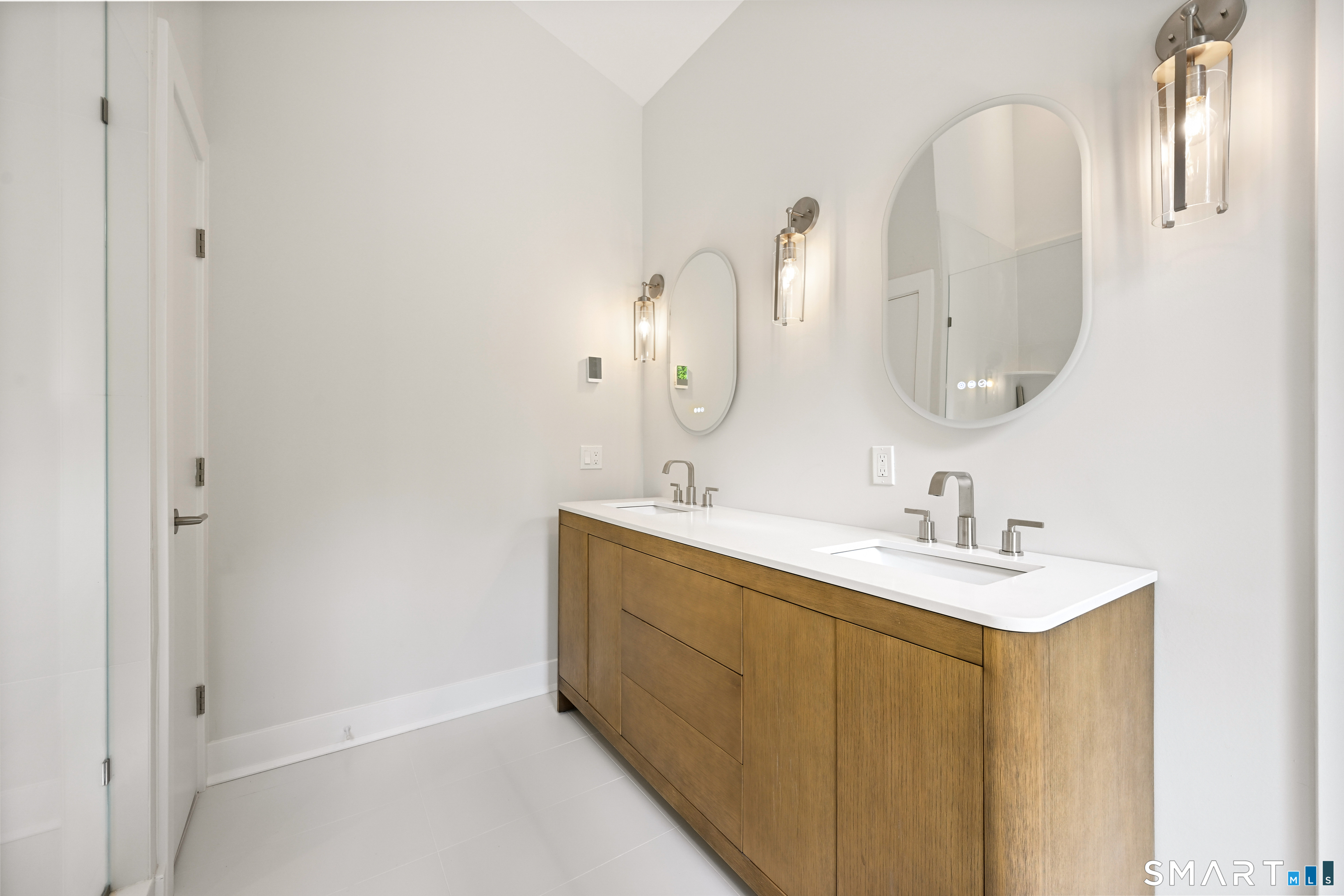 Photo 7 of 17 Clover Lane, Westport, CT