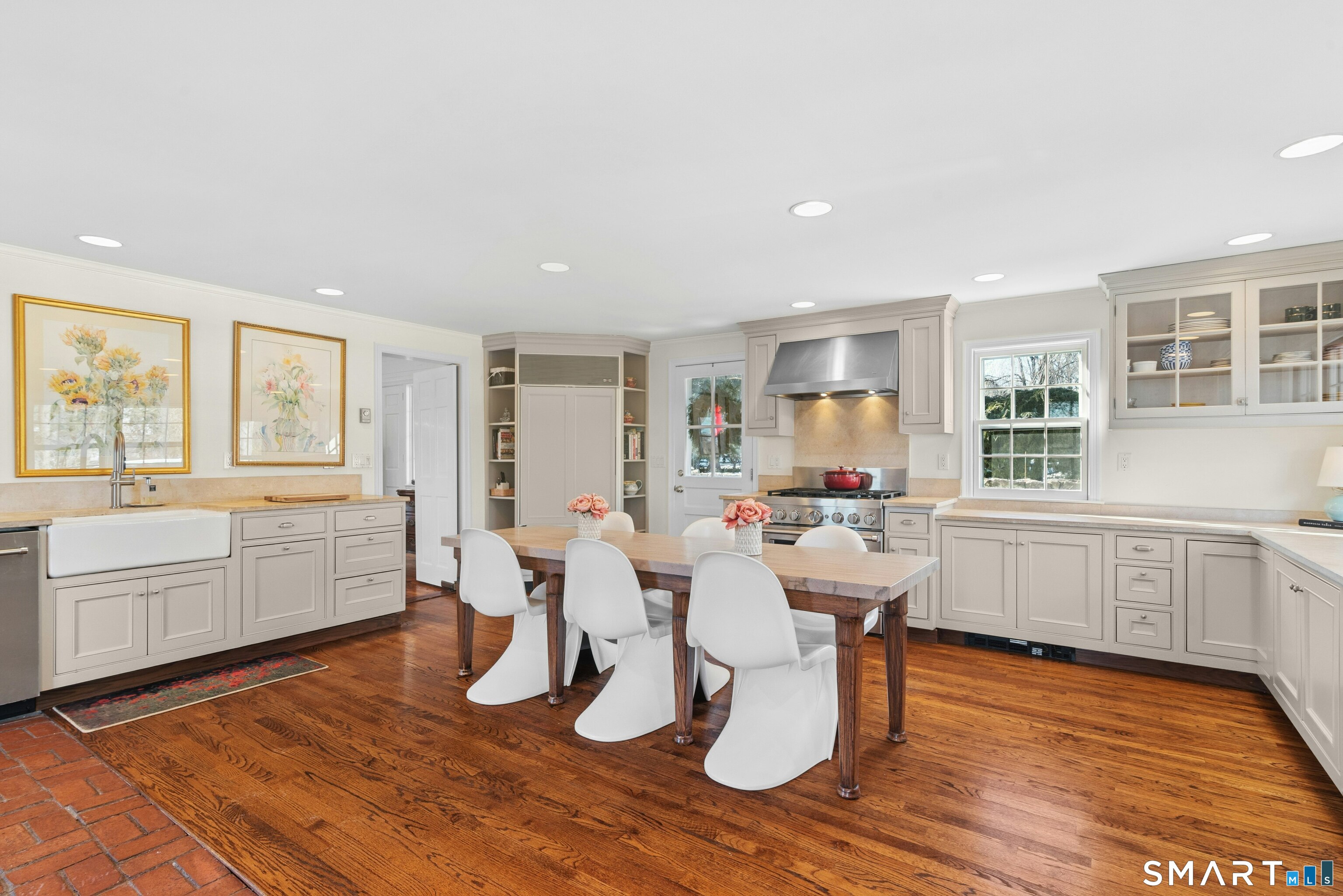 Photo 9 of 204 Parade Hill Road, New Canaan, CT