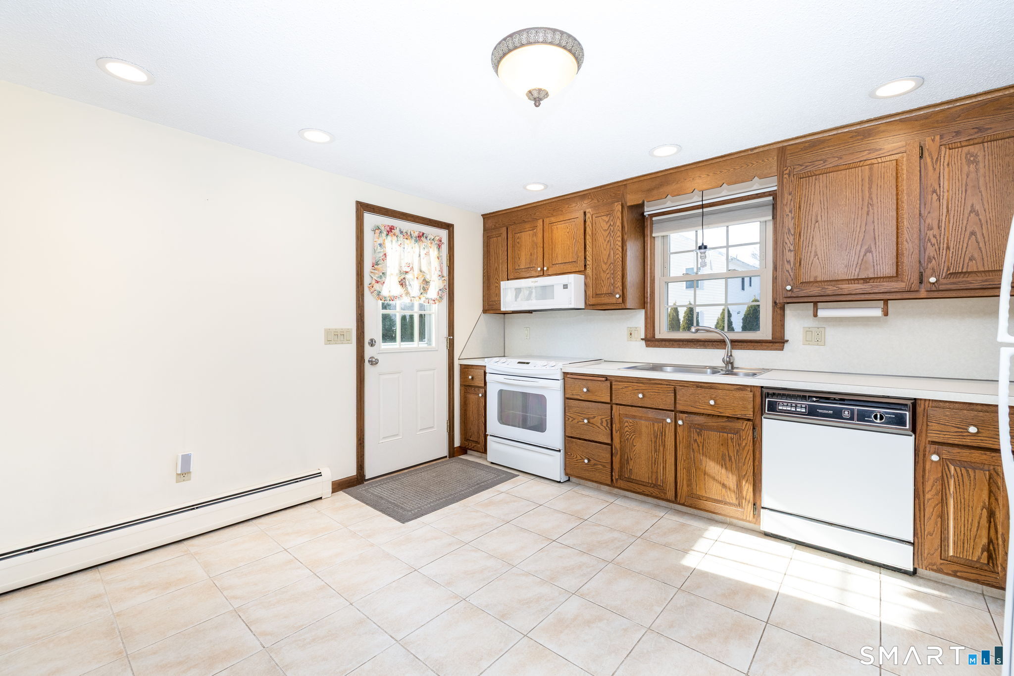 Homes for sale in Berlin, CT | 644 Four Rod Rd, Berlin, CT 06037 | MLS# 24147884