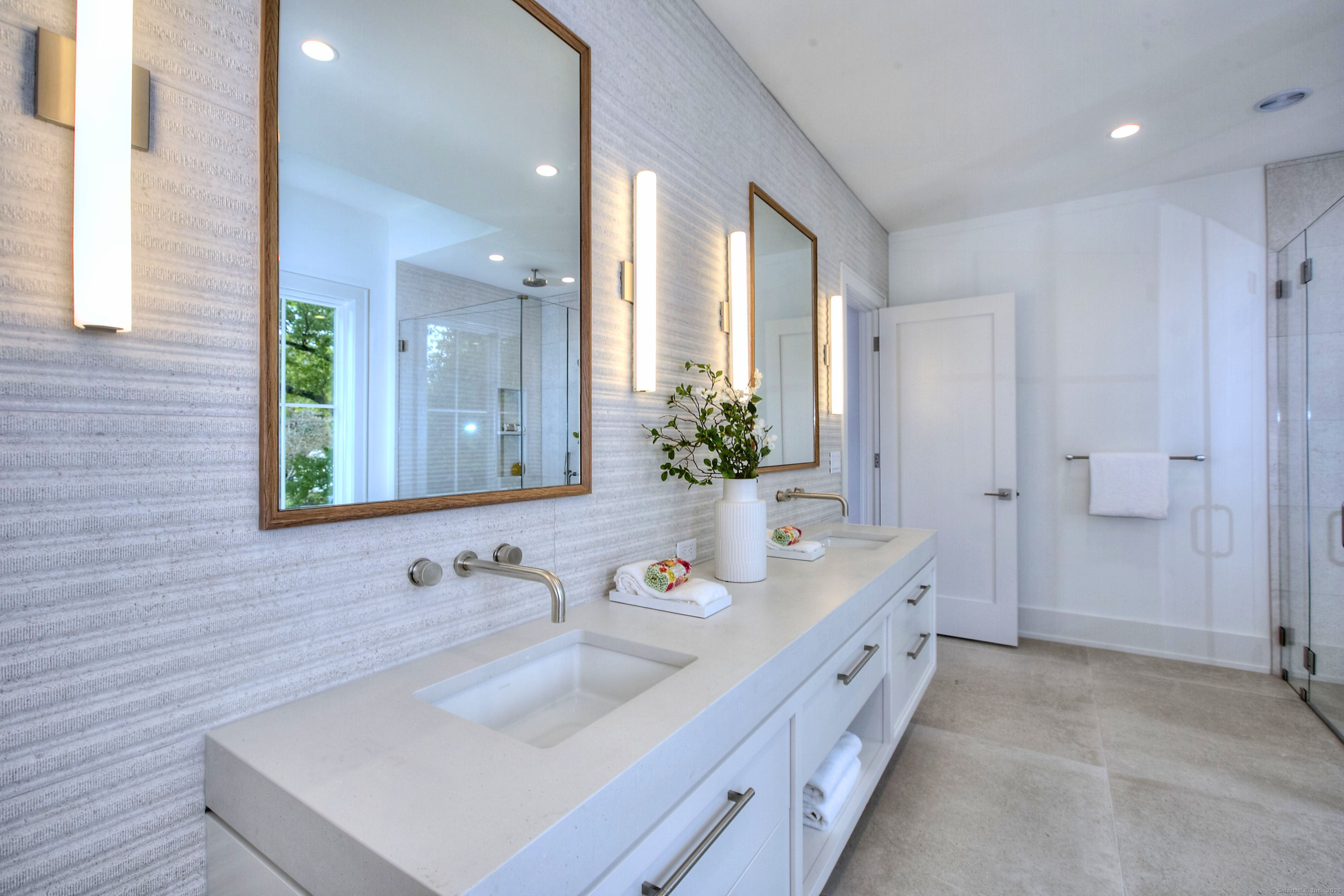 Photo 22 of 125 Old Road, Westport, CT