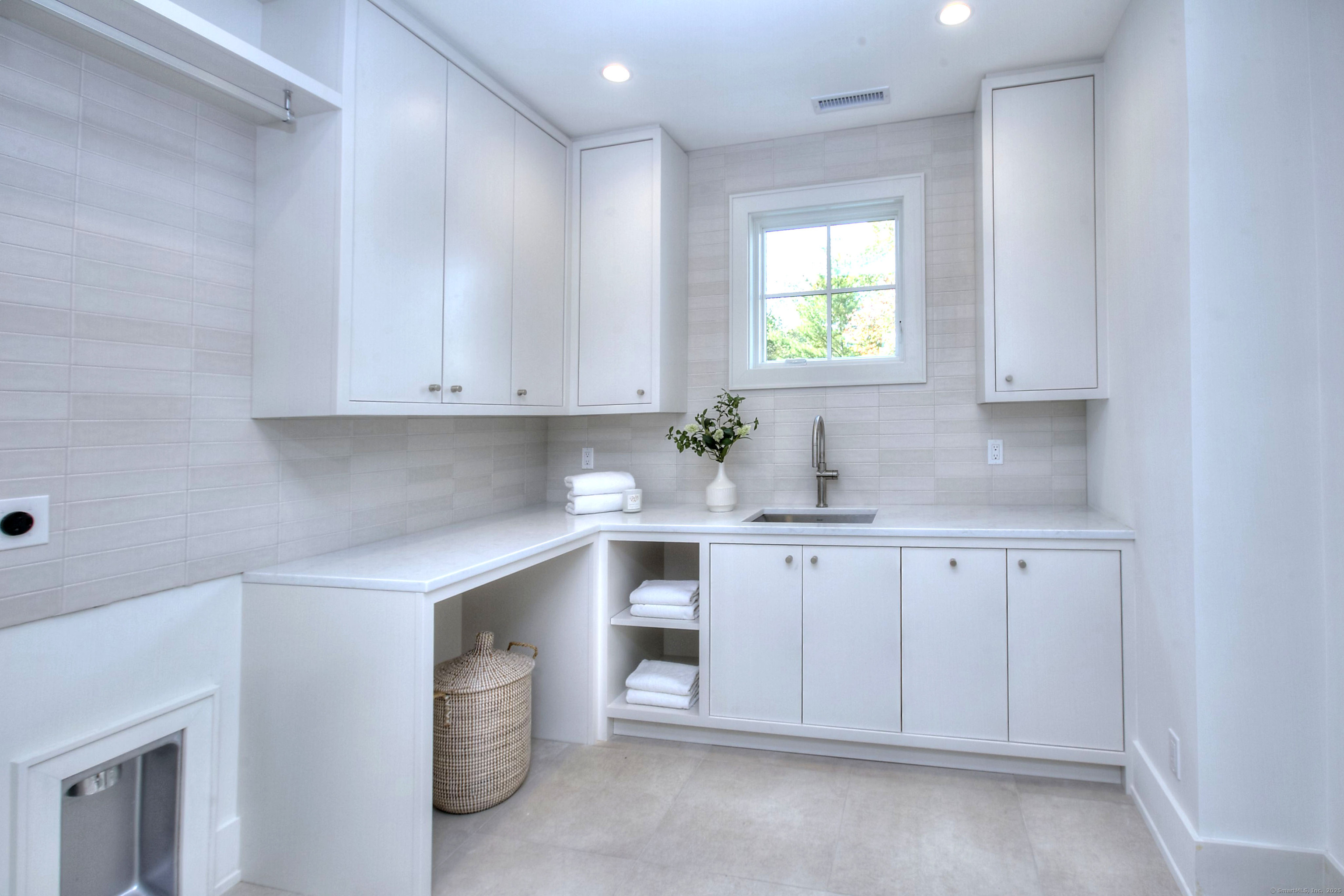 Photo 26 of 125 Old Road, Westport, CT