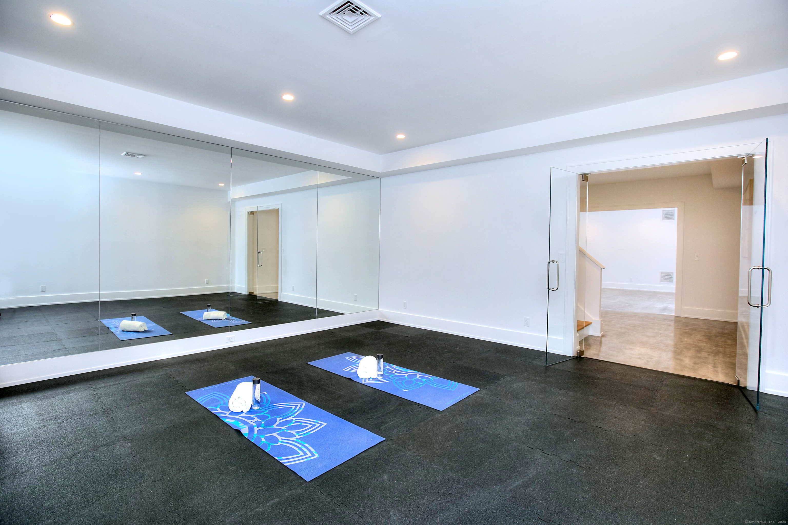 Photo 35 of 125 Old Road, Westport, CT