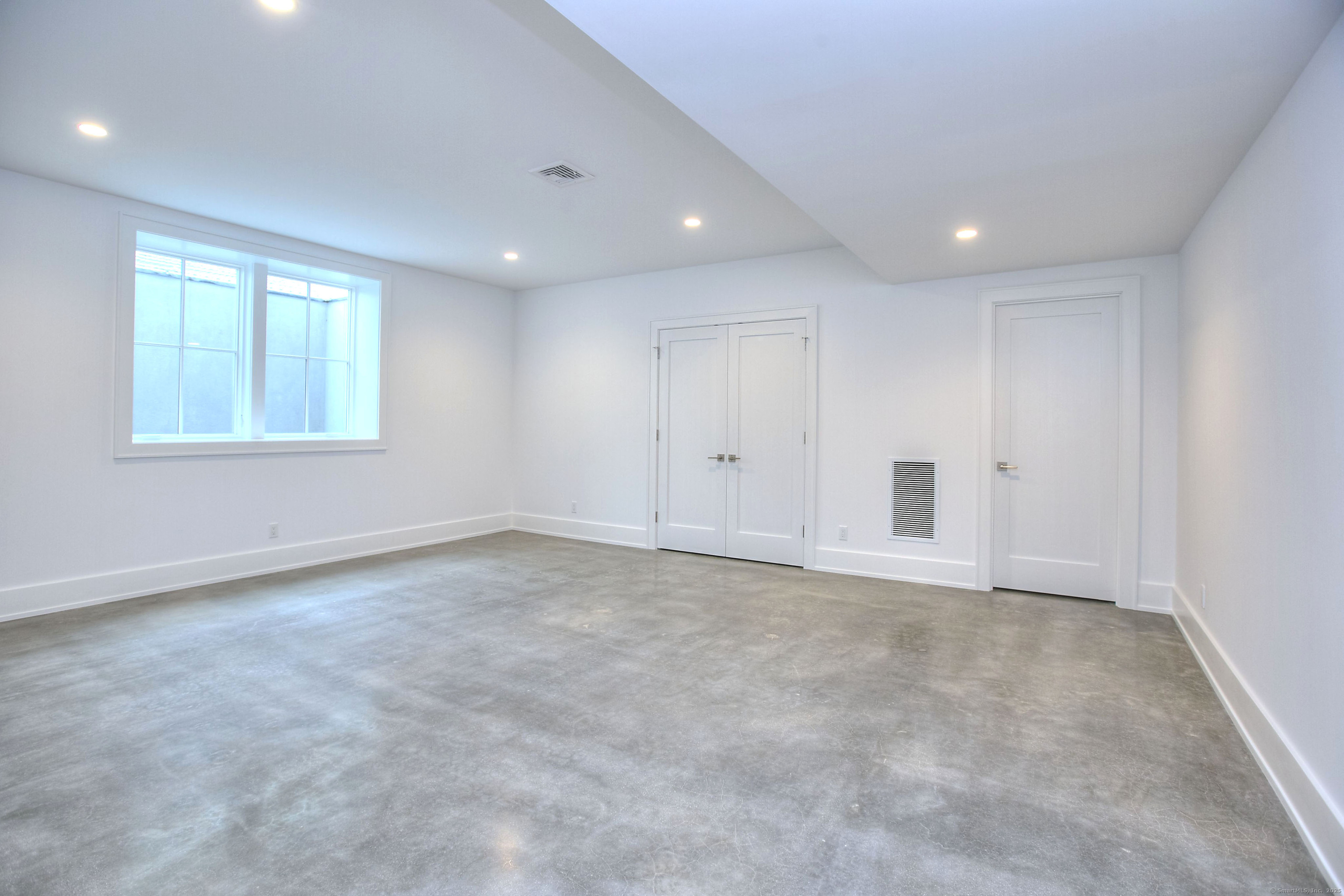 Photo 38 of 125 Old Road, Westport, CT