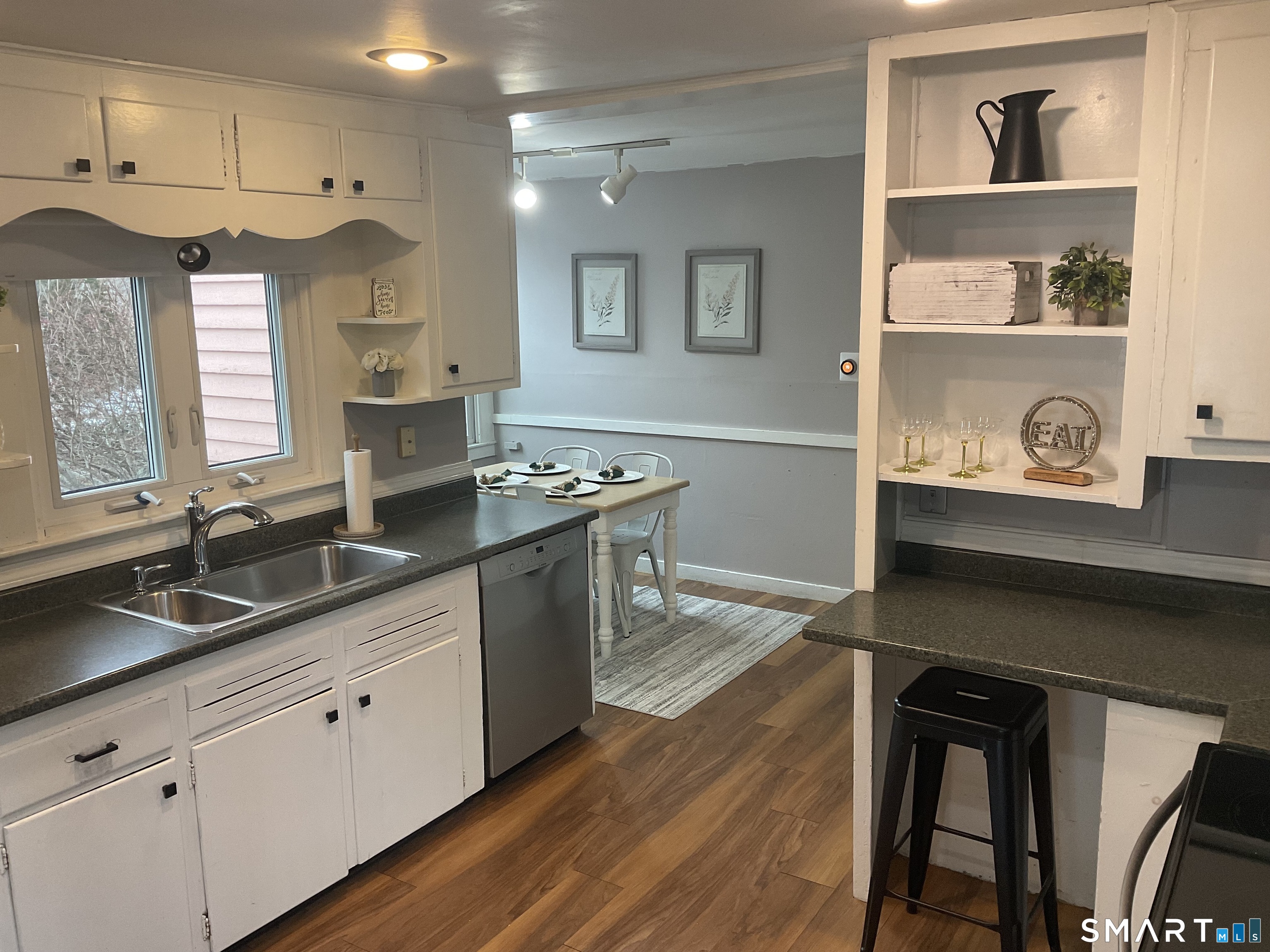 Photo 8 of 32 Main Street, Essex, CT