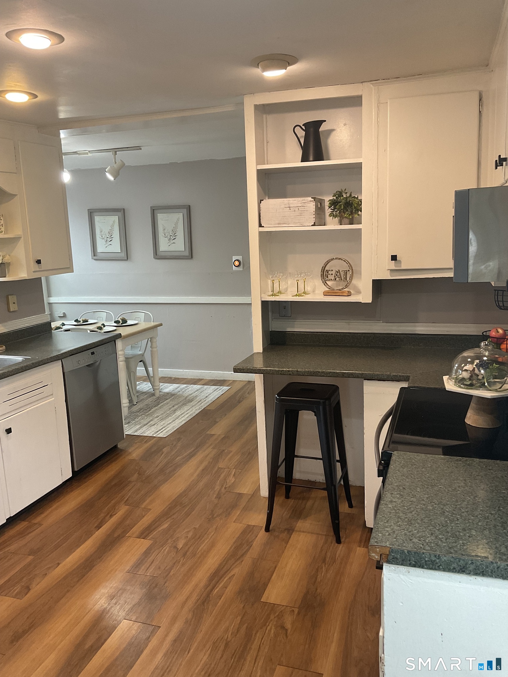 Photo 7 of 32 Main Street, Essex, CT