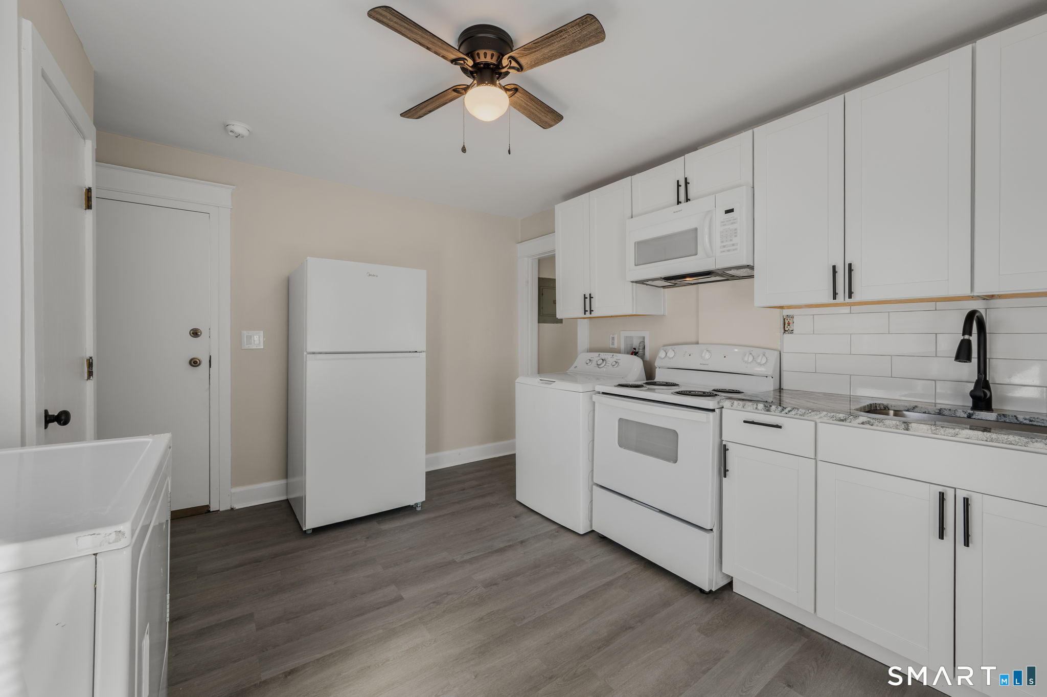 Photo 23 of 113 Pequot Avenue, New London, CT