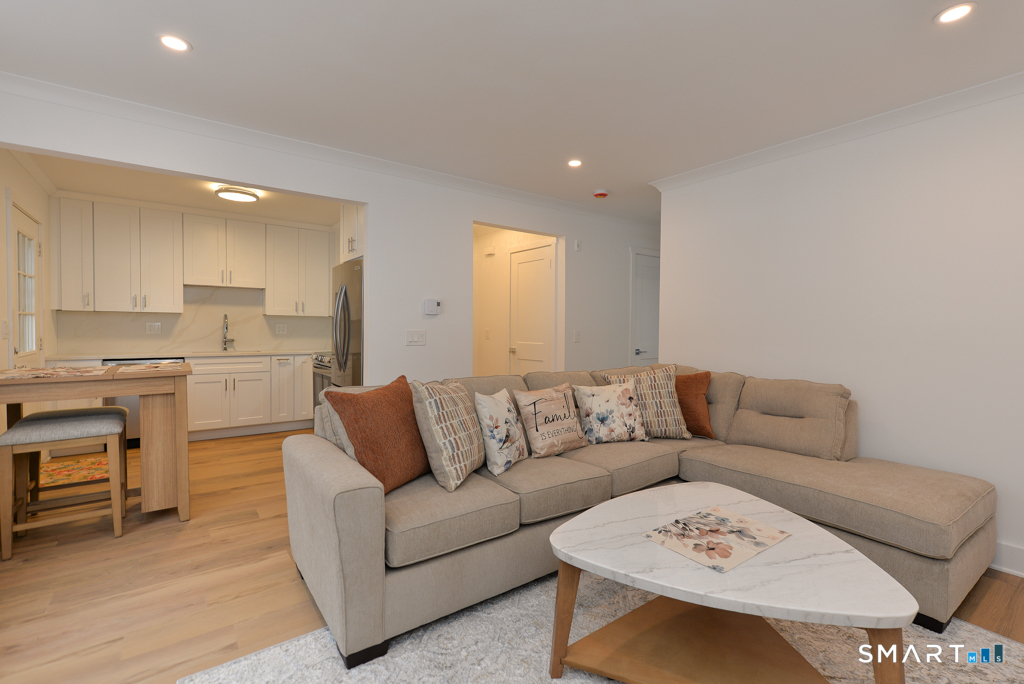 Homes for sale in New Milford, CT | 63 Glen Ridge Ct #63, New Milford, CT 06776 | MLS# 24148281