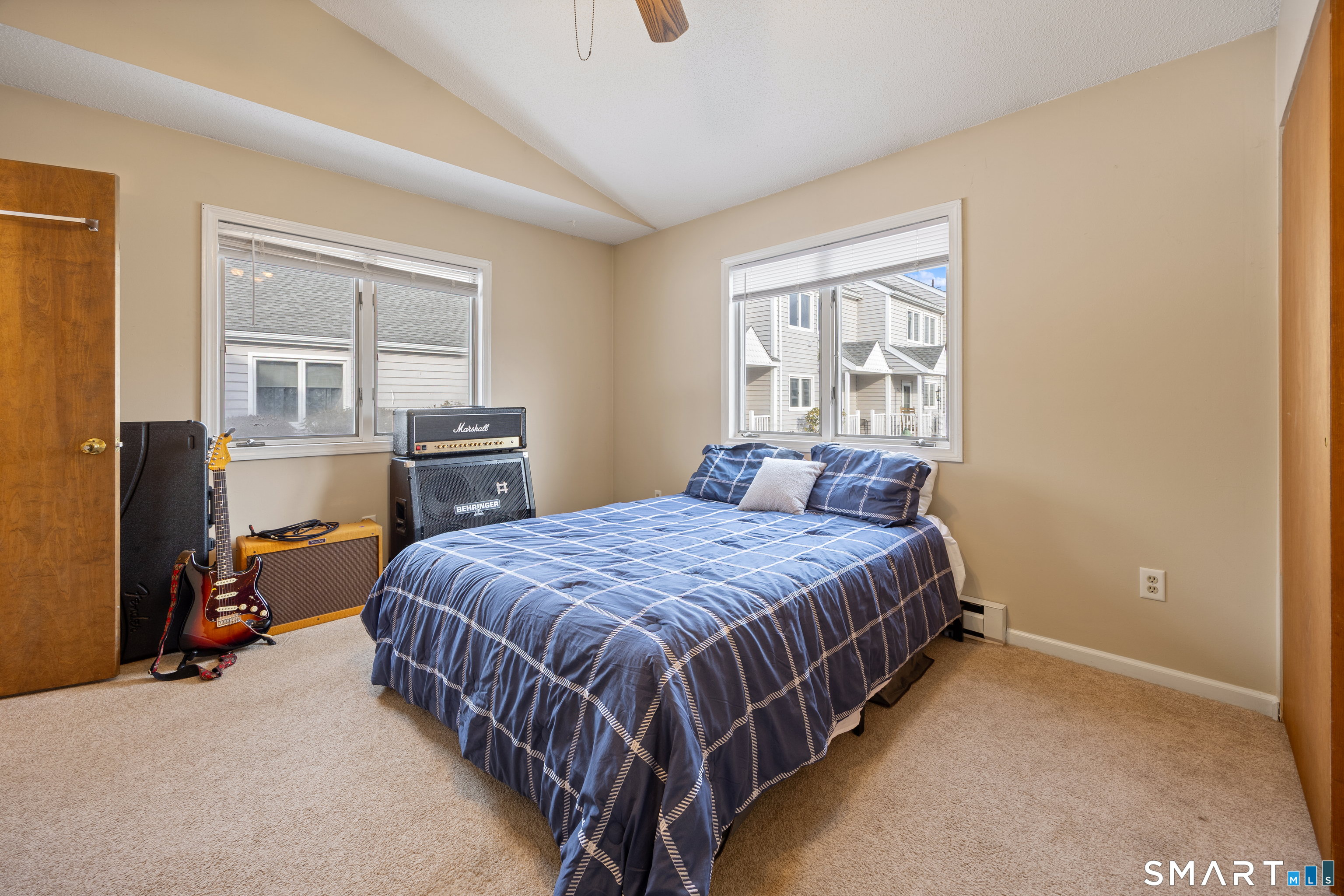 Photo 12 of 482 Lake Avenue, Bristol, CT