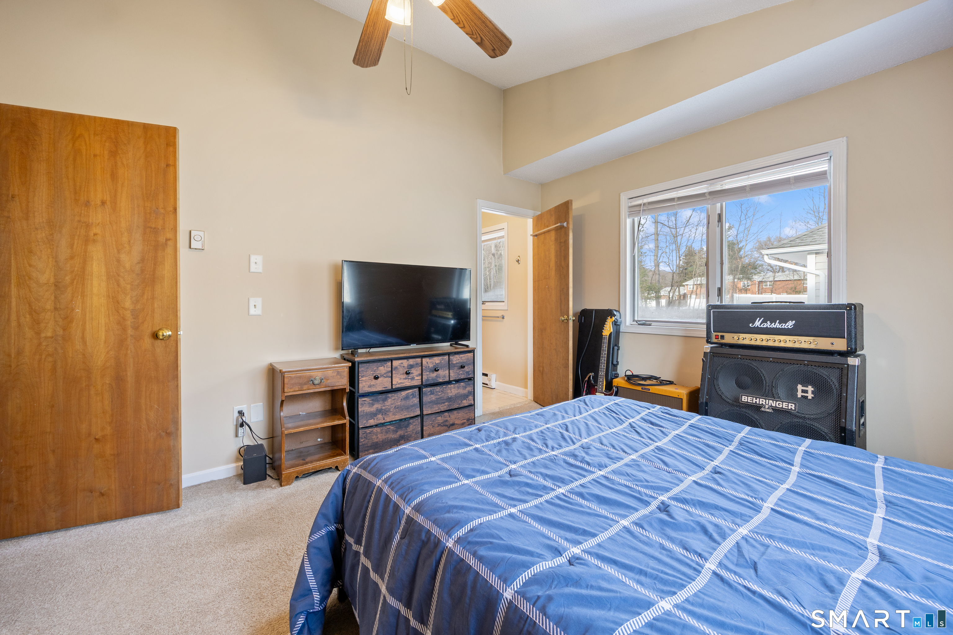 Photo 15 of 482 Lake Avenue, Bristol, CT