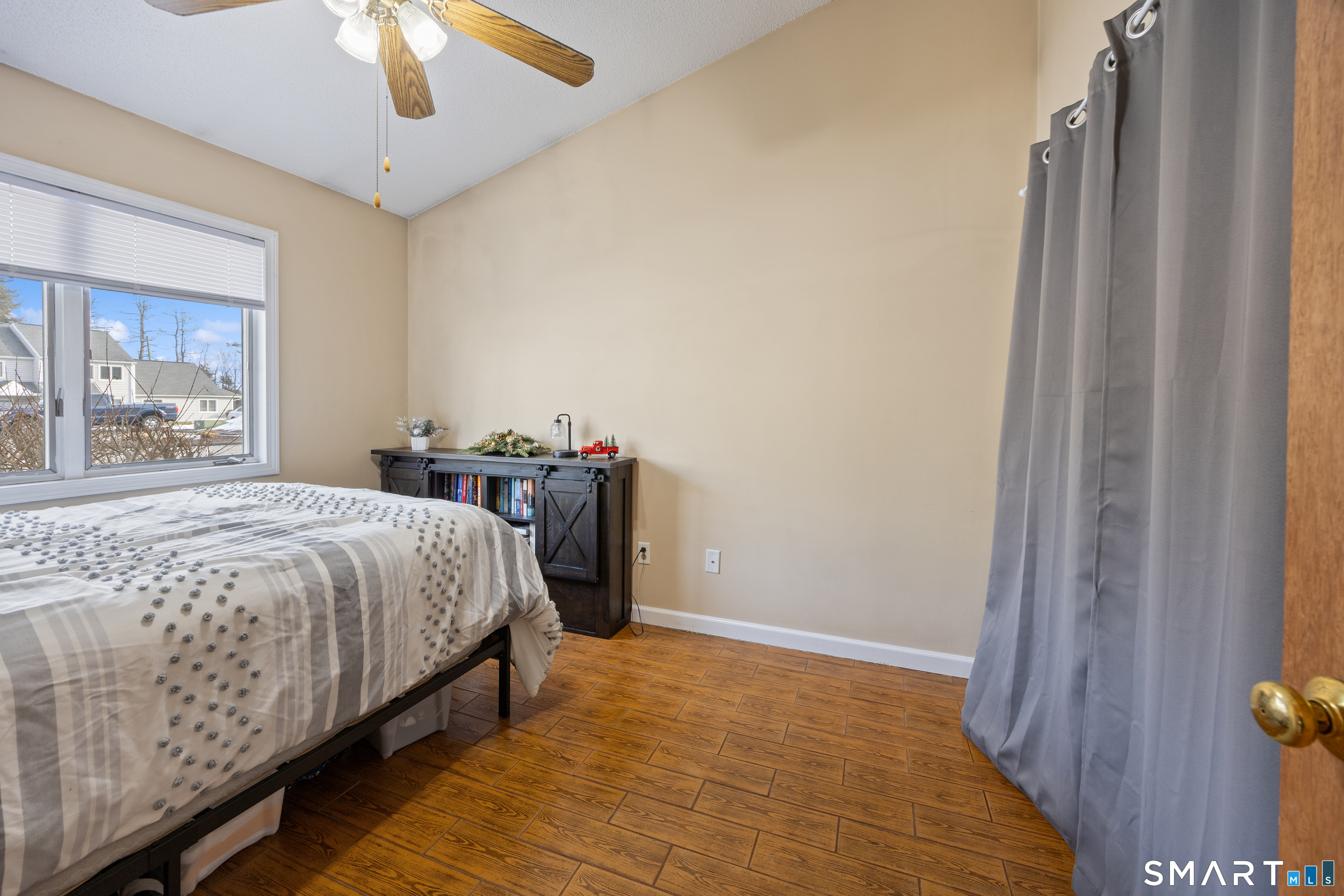 Photo 17 of 482 Lake Avenue, Bristol, CT