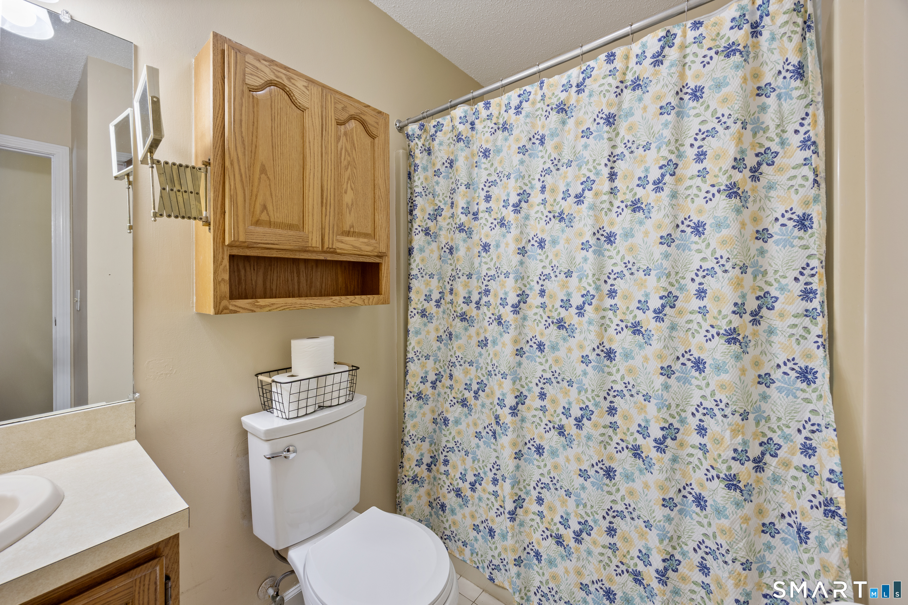 Photo 18 of 482 Lake Avenue, Bristol, CT