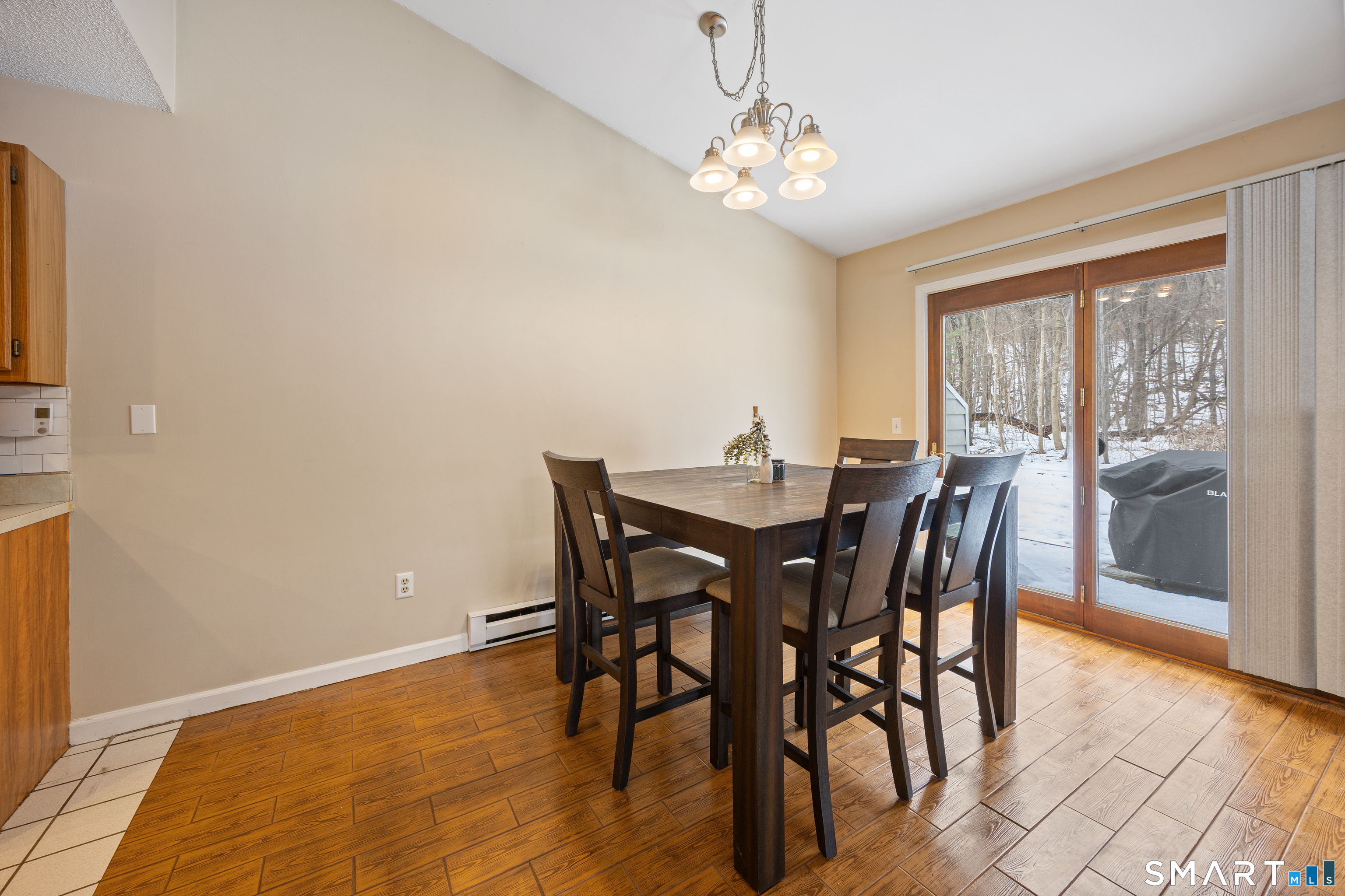 Photo 6 of 482 Lake Avenue, Bristol, CT