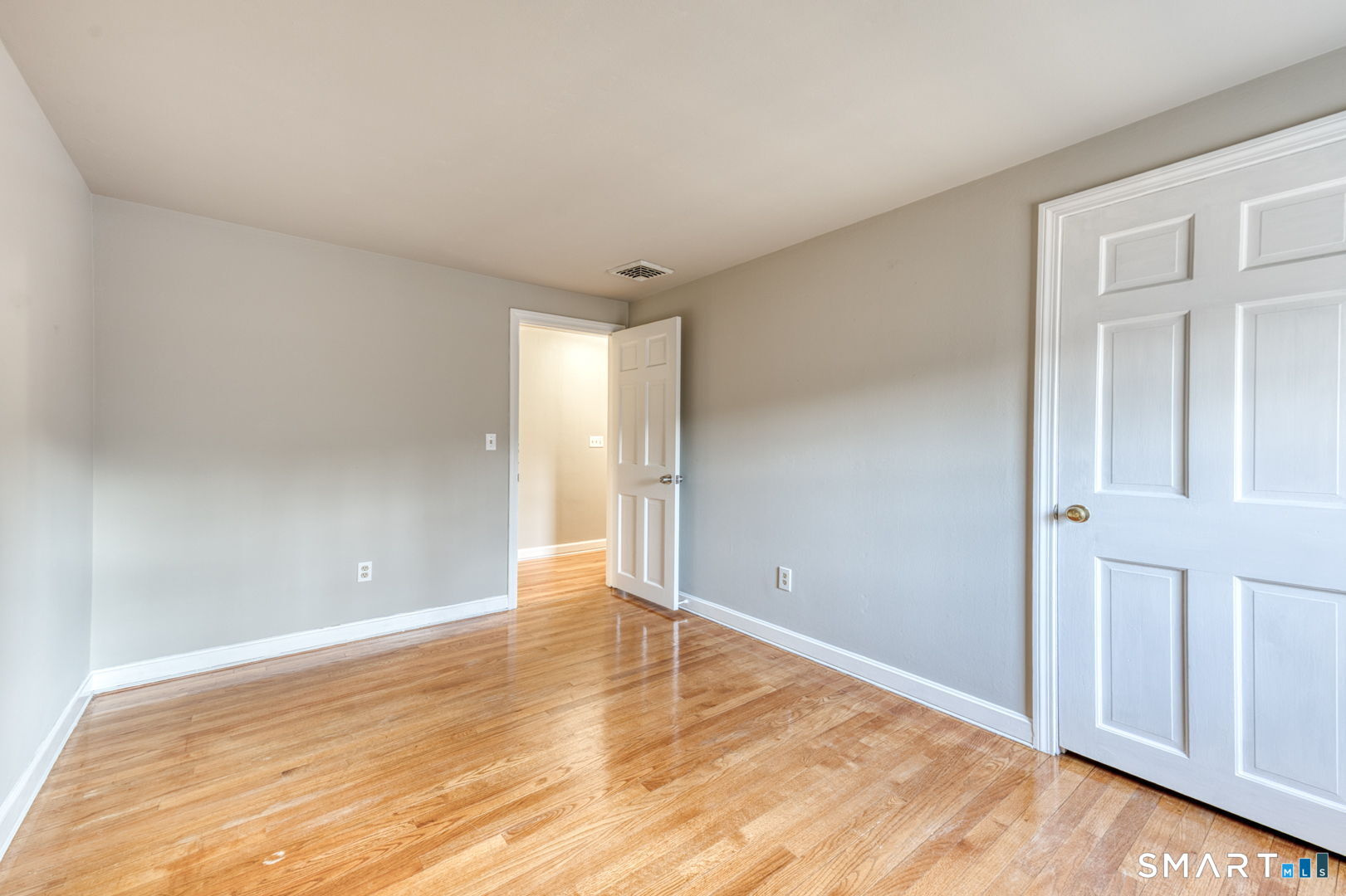 Photo 17 of 25 Hunter Lane, Glastonbury, CT