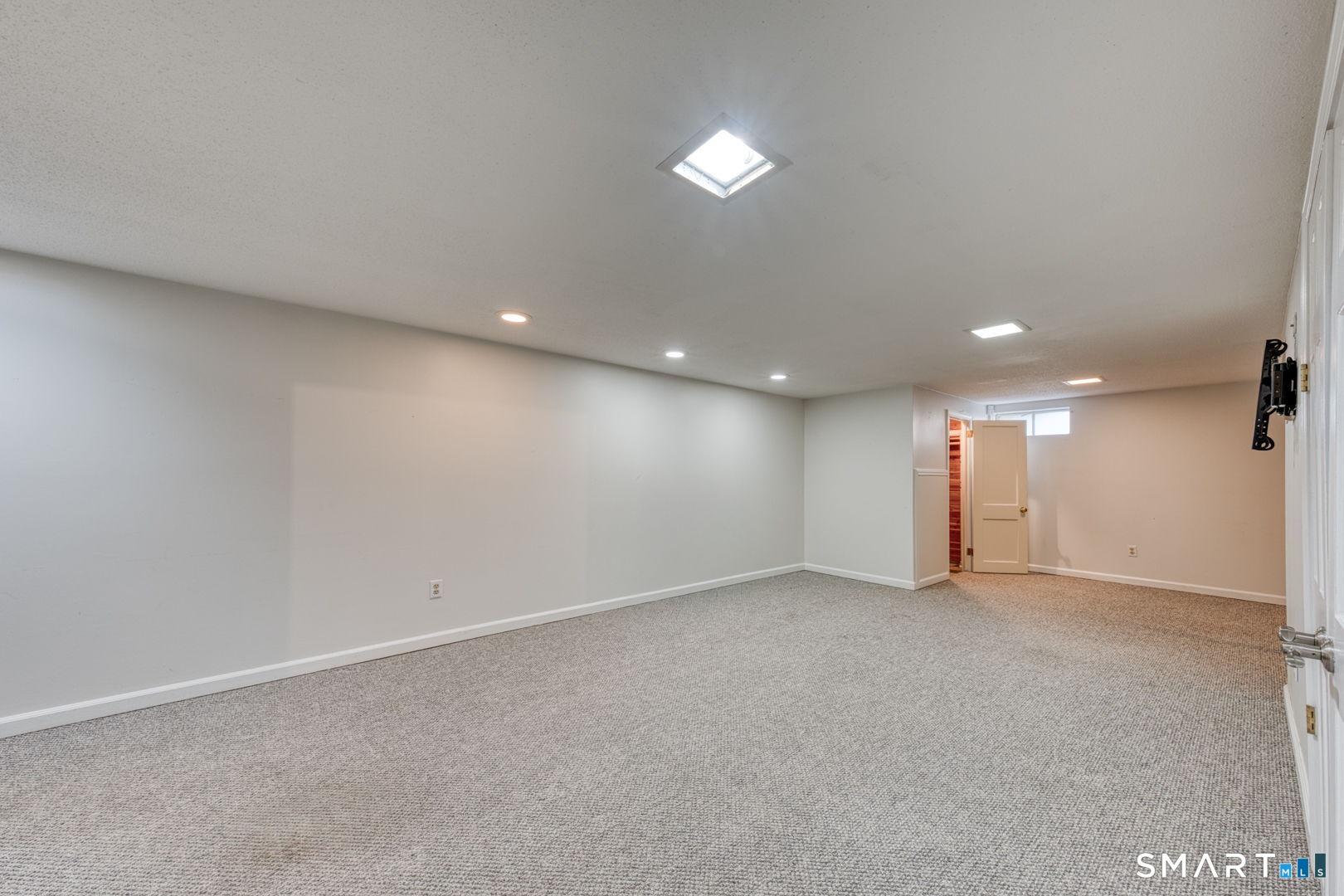 Photo 21 of 25 Hunter Lane, Glastonbury, CT