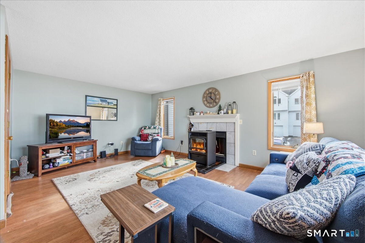 Photo 3 of 51 Eastbrook Heights, Mansfield, CT