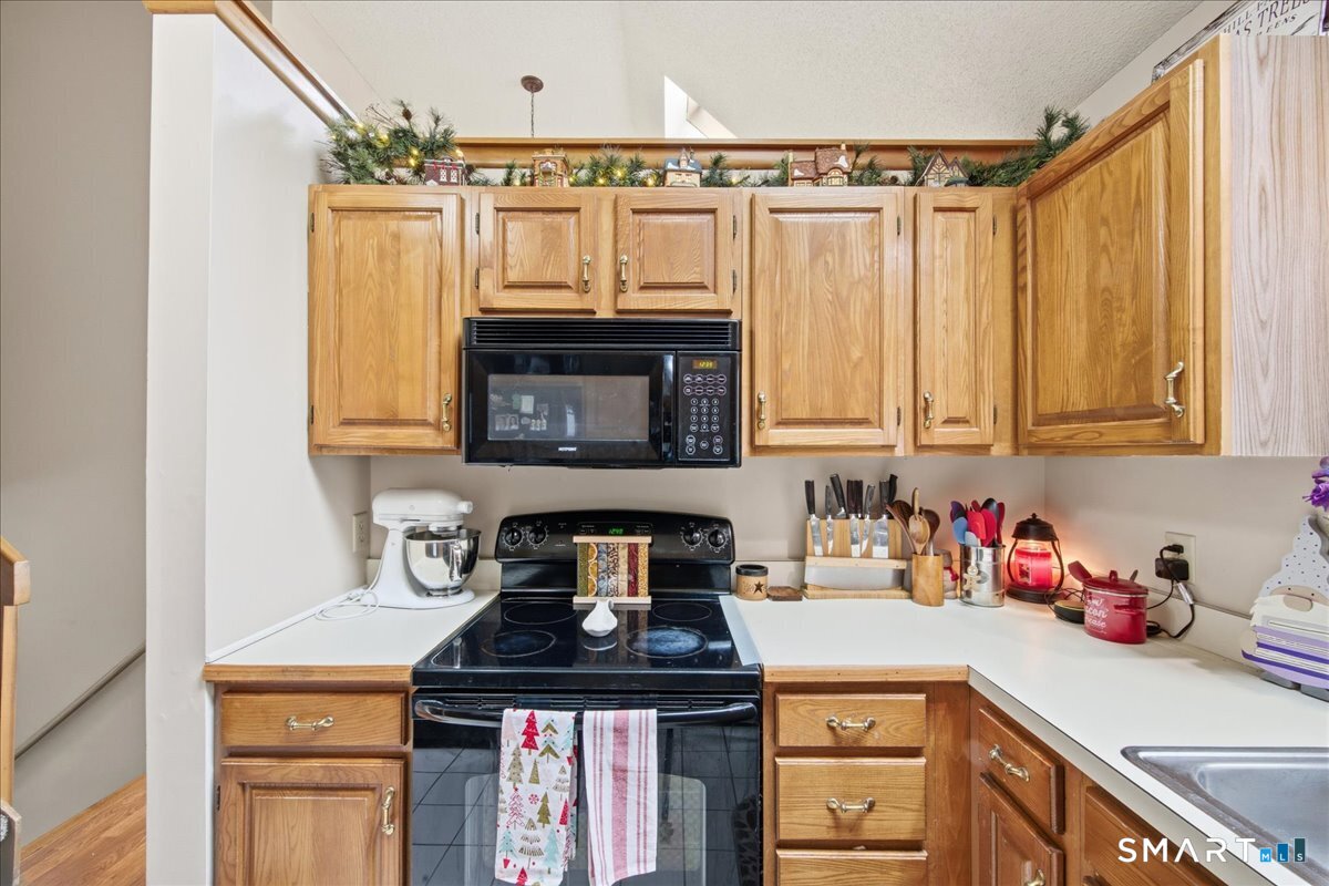 Photo 9 of 51 Eastbrook Heights, Mansfield, CT