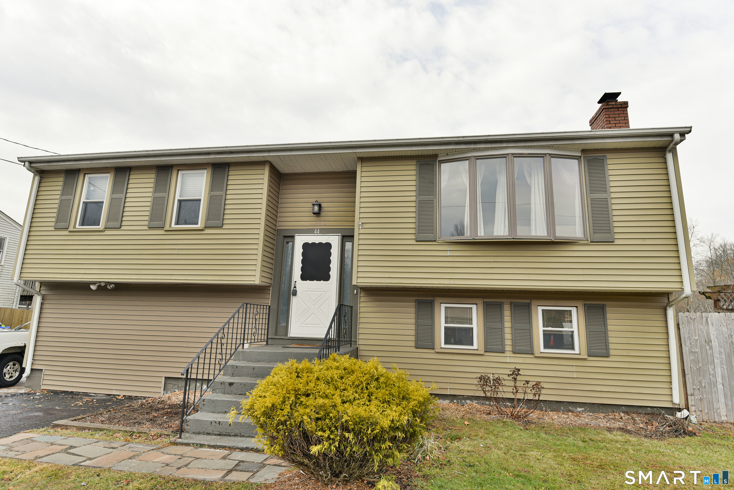 Homes for sale in Berlin, CT | 44 Briar Patch Ln, Berlin, CT 06037 | MLS# 24146403