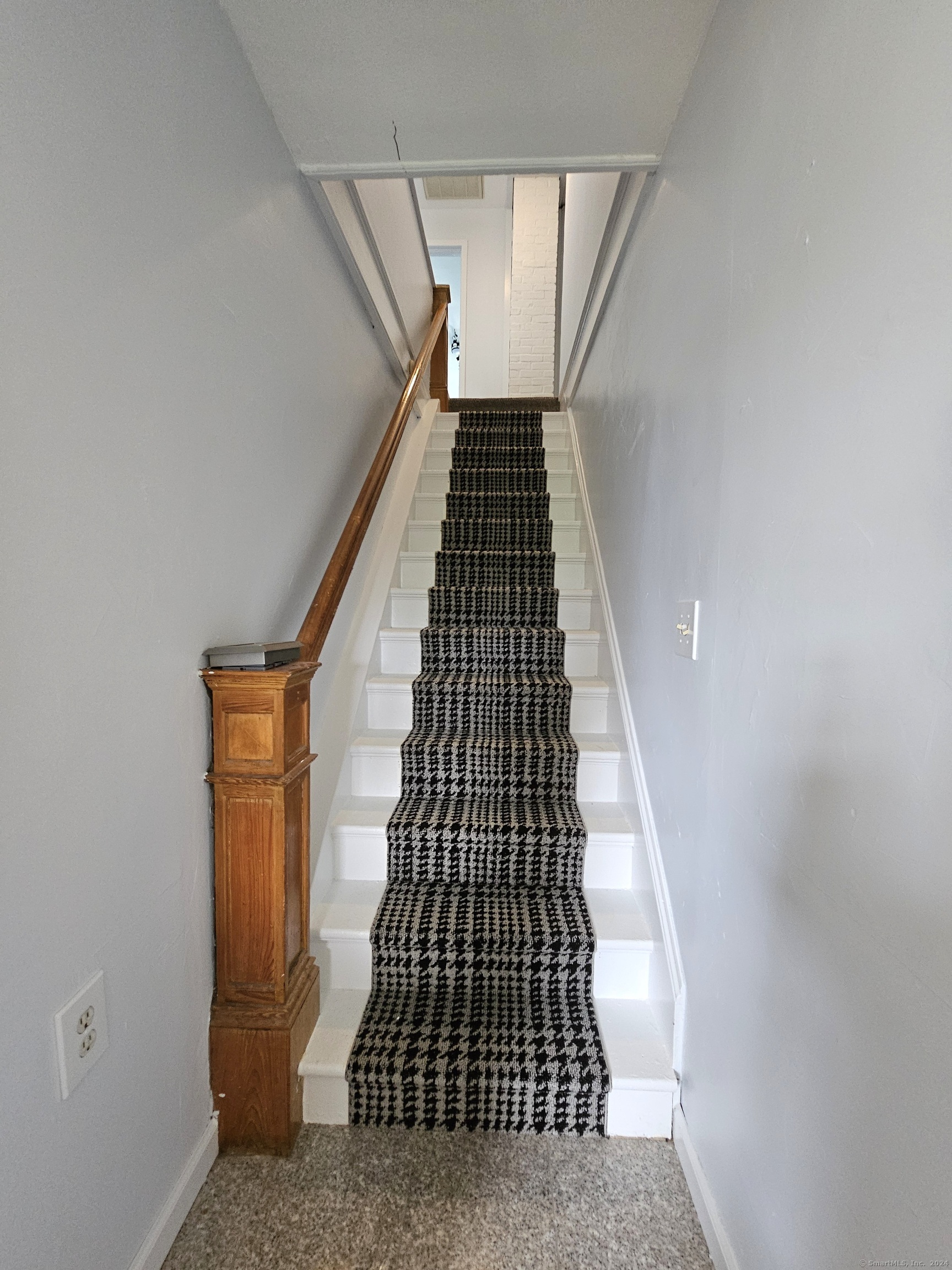 Photo 2 of 4 Knoll Avenue, Milford, CT