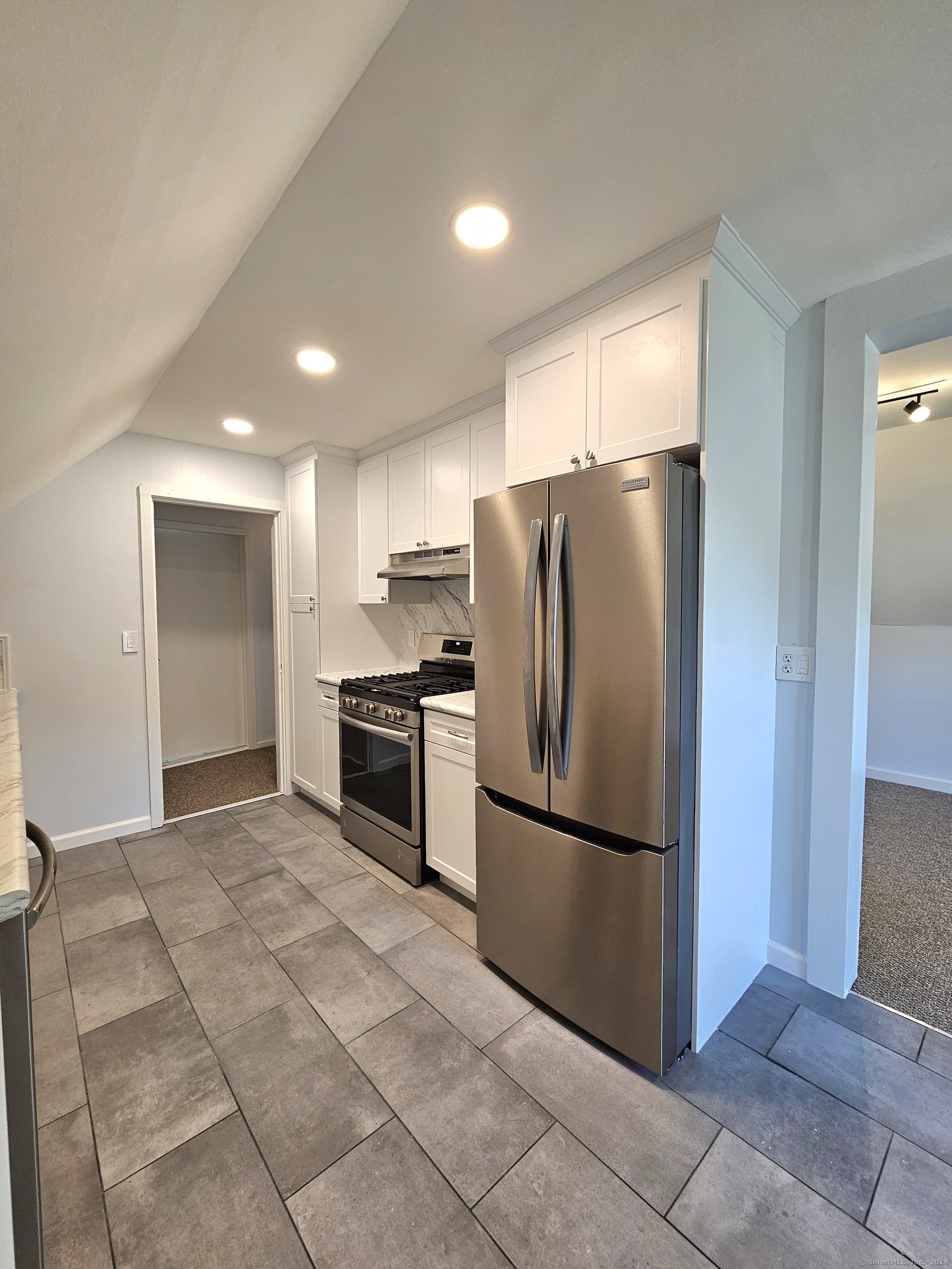 Photo 4 of 4 Knoll Avenue, Milford, CT