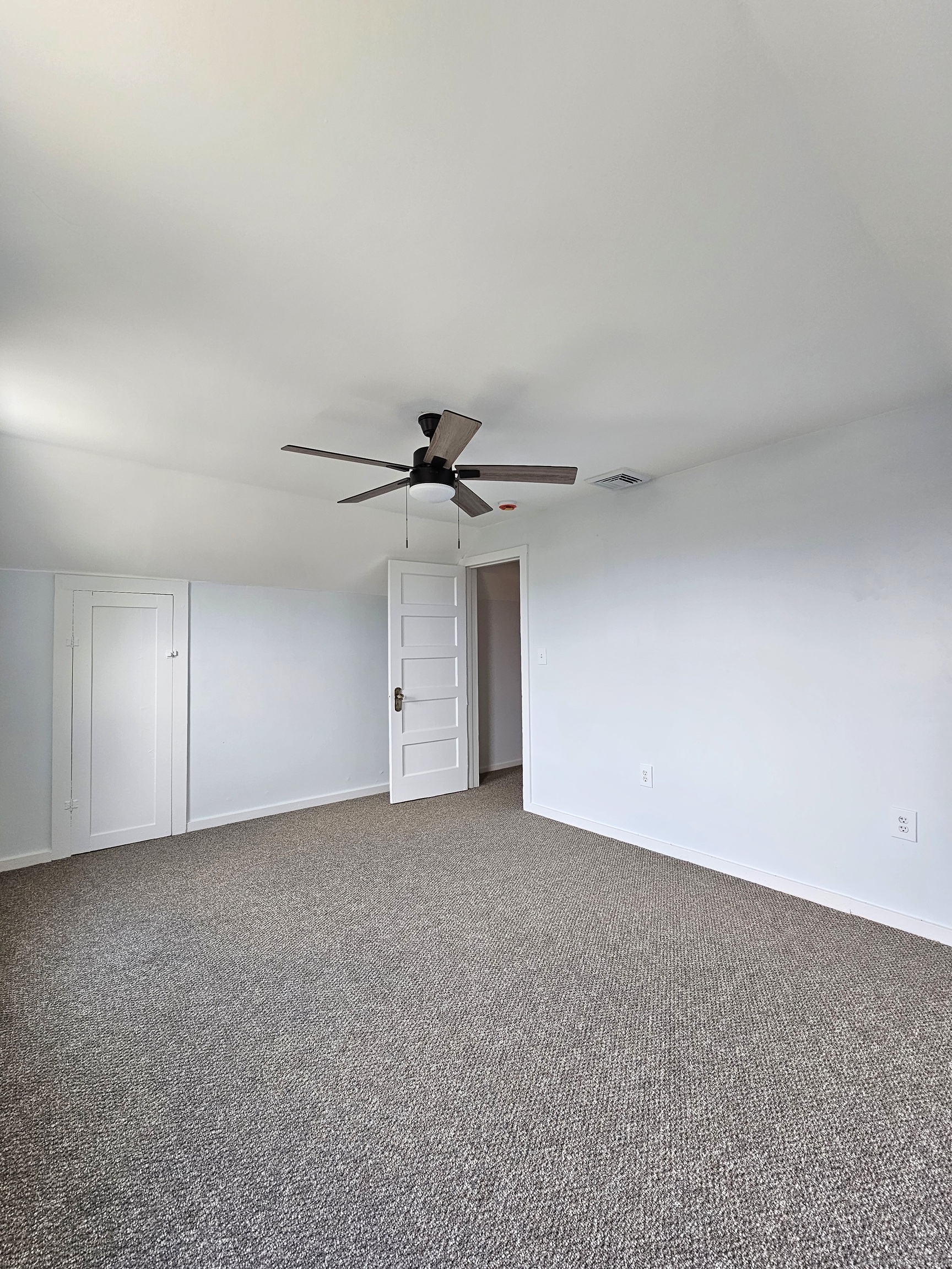 Photo 13 of 4 Knoll Avenue, Milford, CT