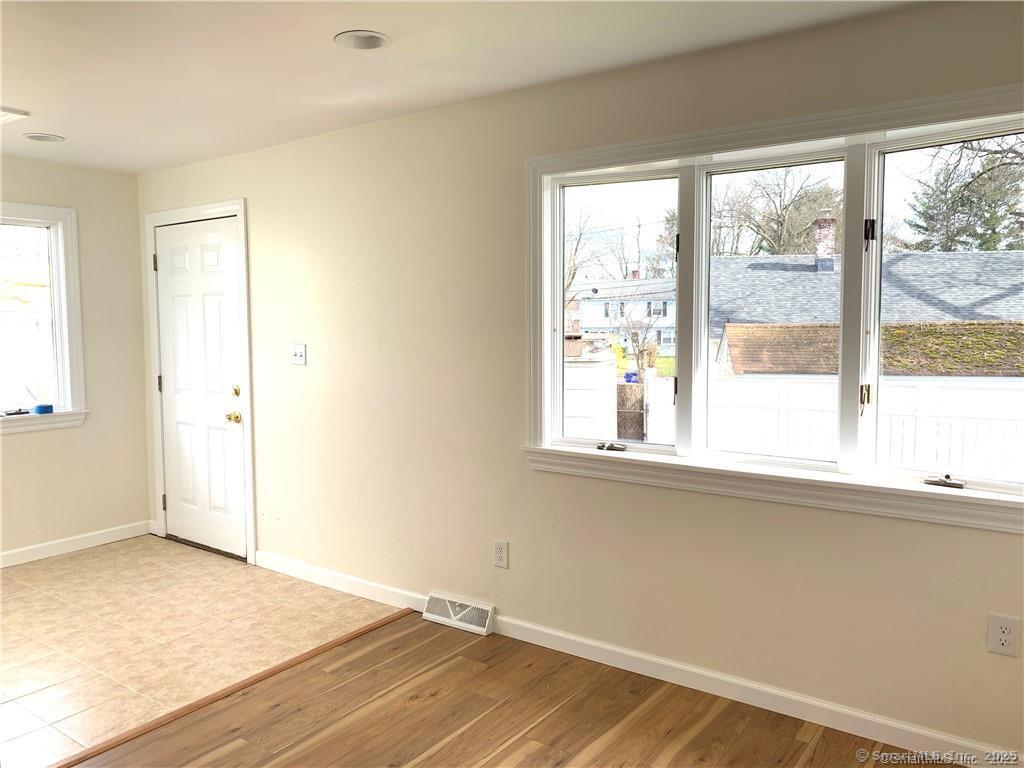 Photo 16 of 89 Cortland Circle, West Hartford, CT