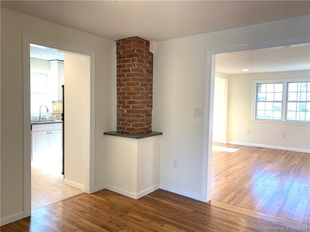 Photo 9 of 89 Cortland Circle, West Hartford, CT