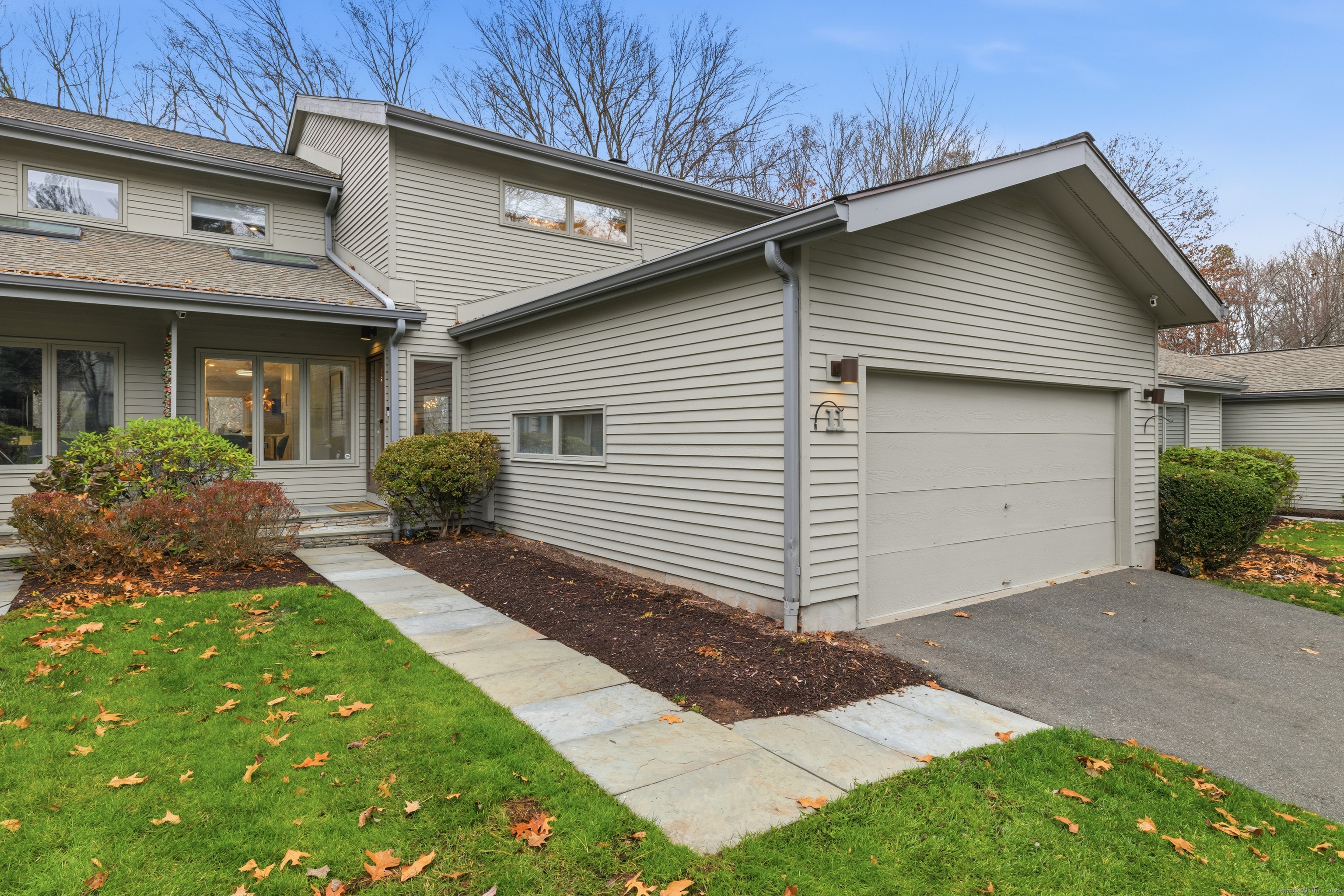 Homes for sale in Avon, CT | 11 Brenthaven #11, Avon, CT 06001 | MLS# 24148477