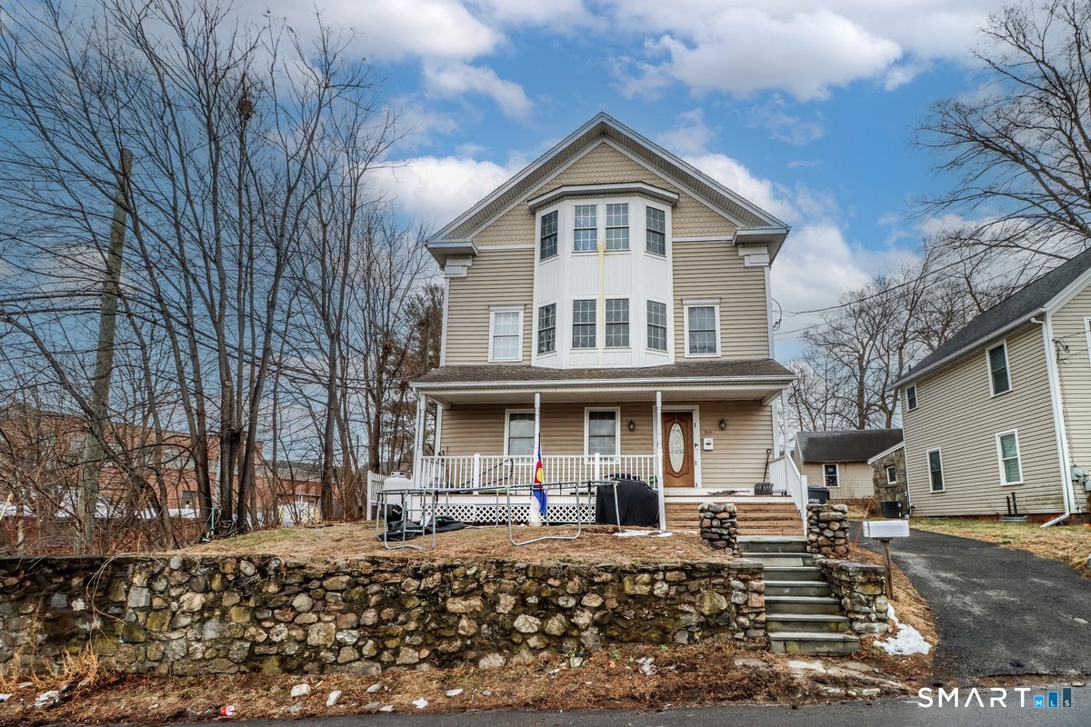 Homes for sale in New Milford, CT | 11 Middle St, New Milford, CT 06776 | MLS# 24148324