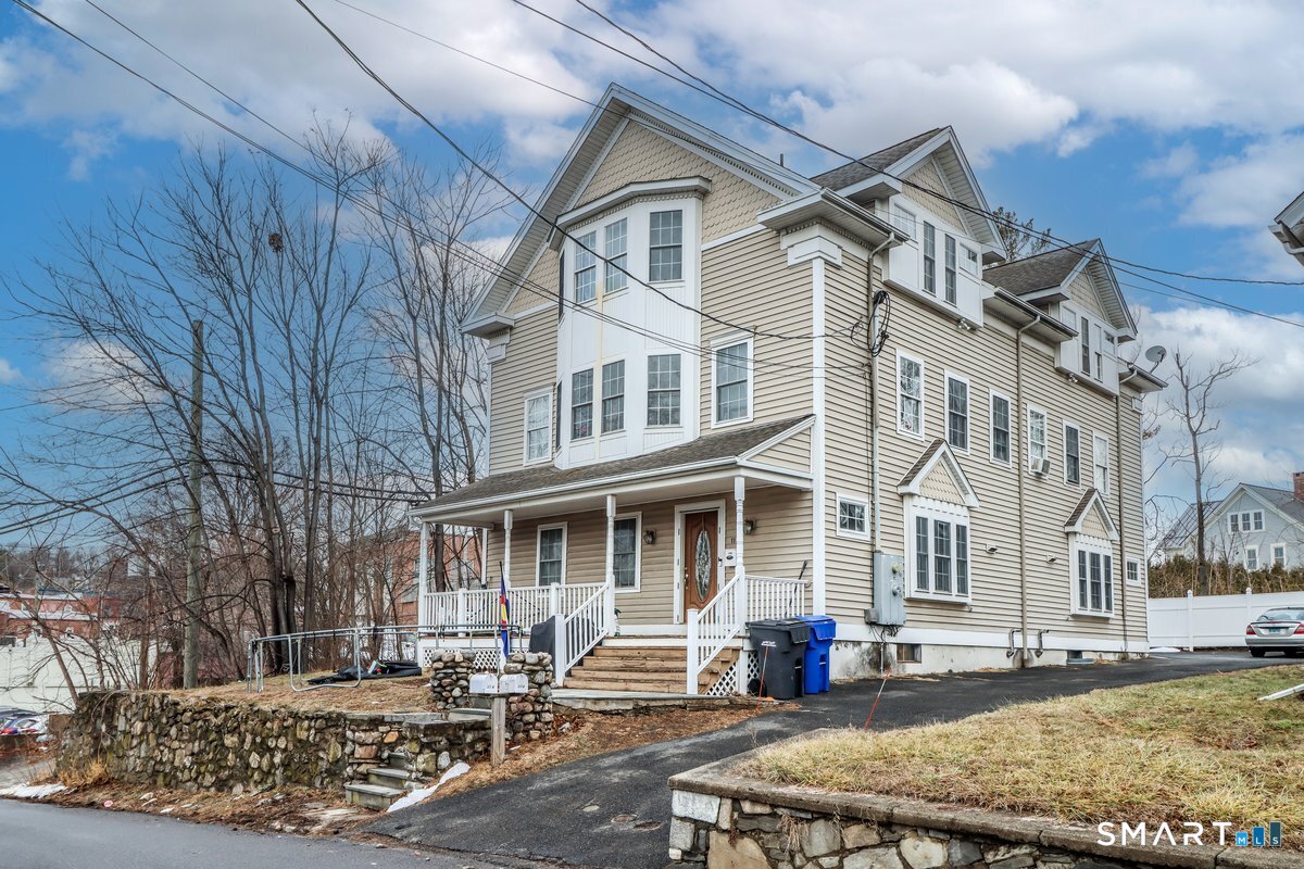 Homes for sale in New Milford, CT | 11 Middle St, New Milford, CT 06776 | MLS# 24148324