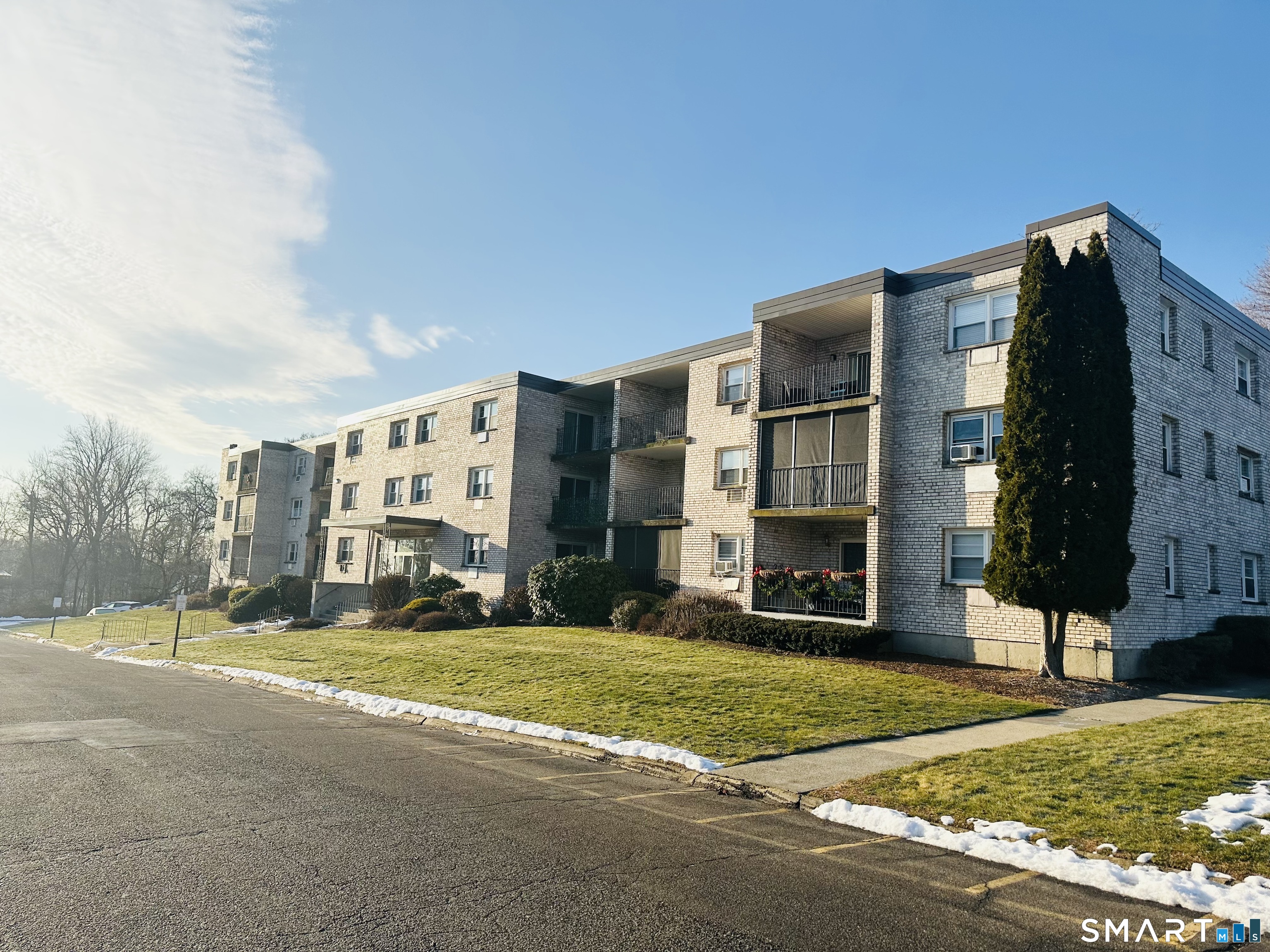 Homes for sale in Milford, CT | 308 Meadowside Rd #APT 311, Milford, CT 06460 | MLS# 24147693