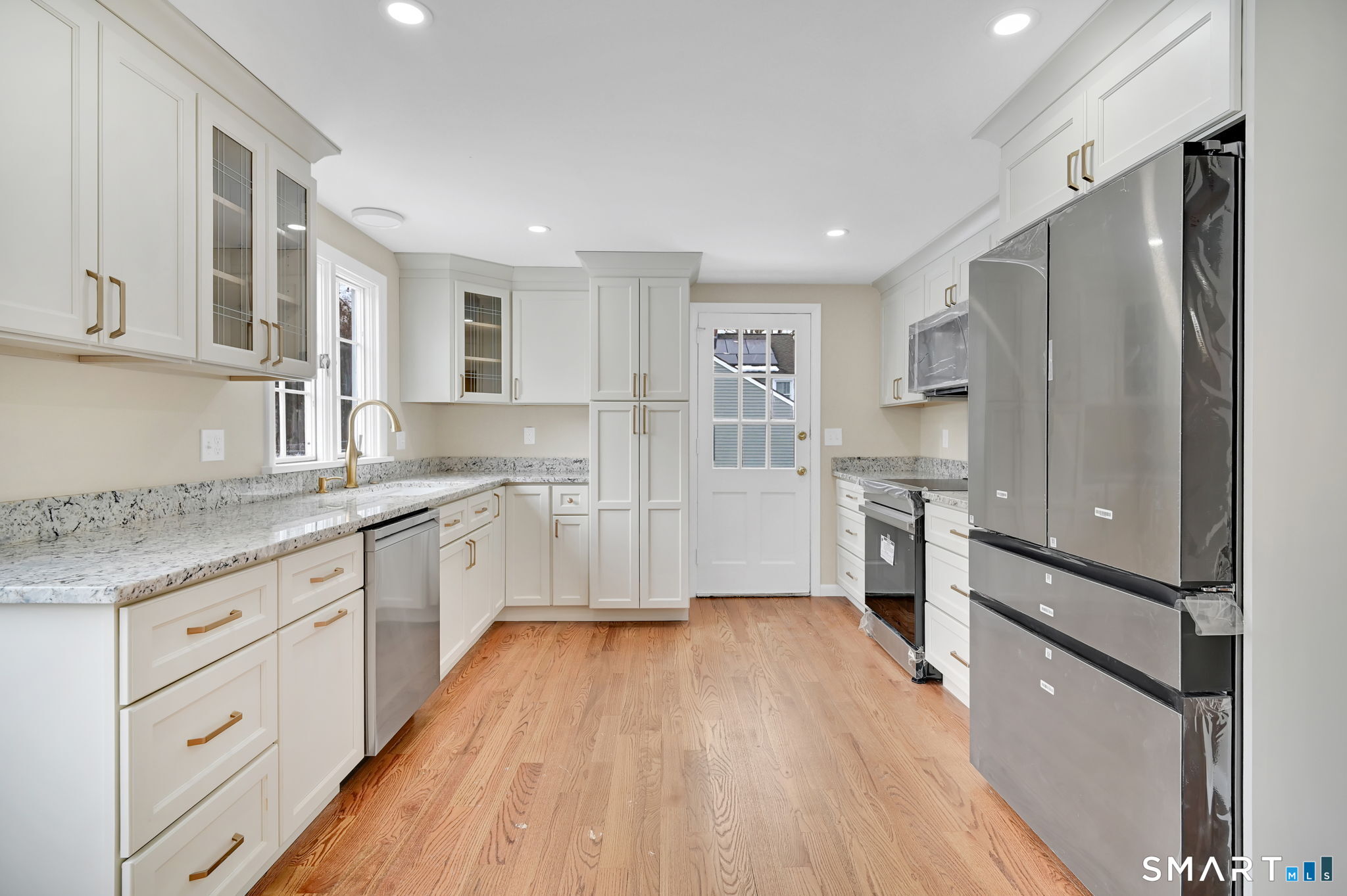 Photo 10 of 813 Overhill Drive, Suffield, CT