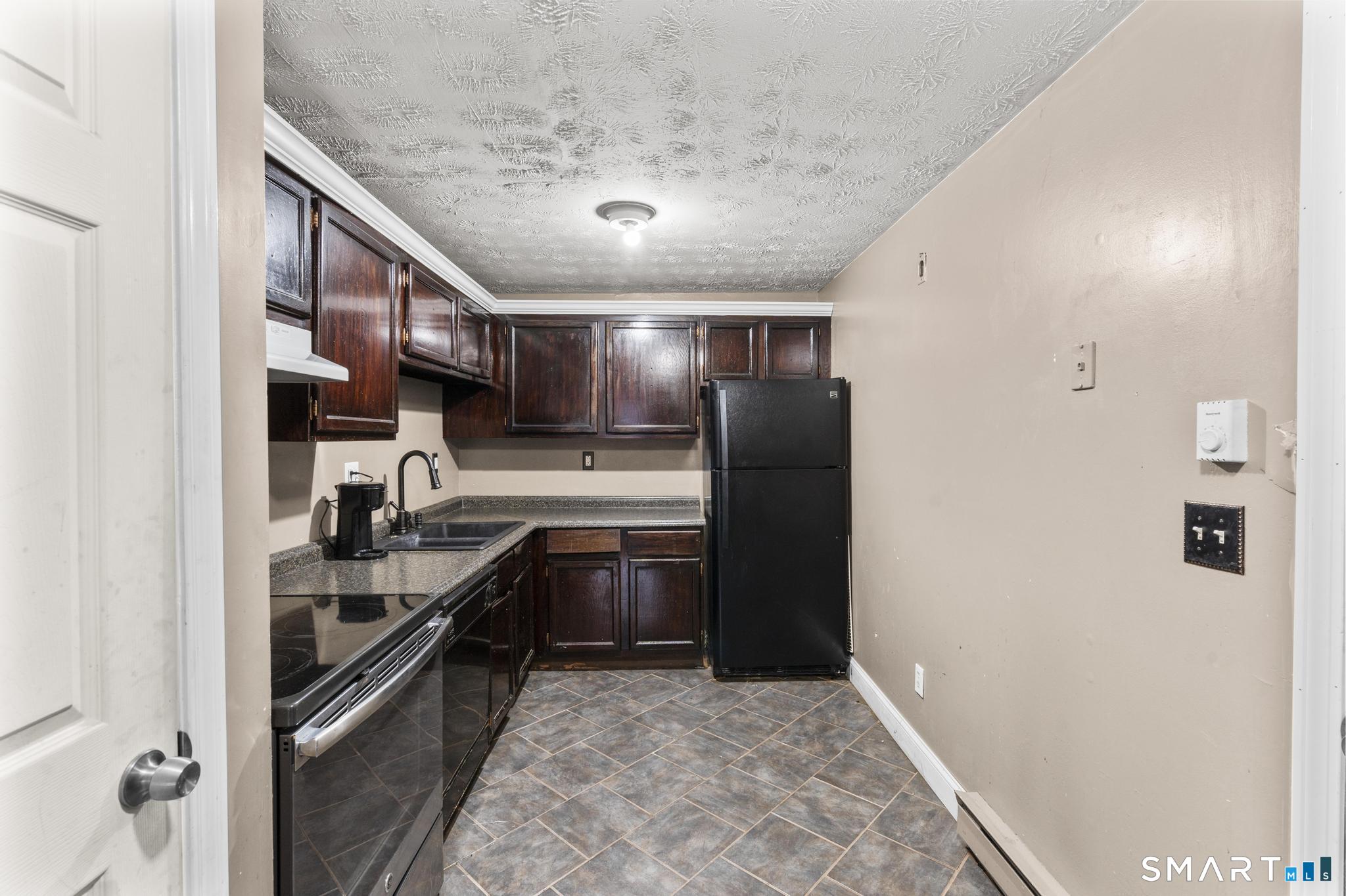 Photo 9 of 949 Pleasant Valley Road, South Windsor, CT