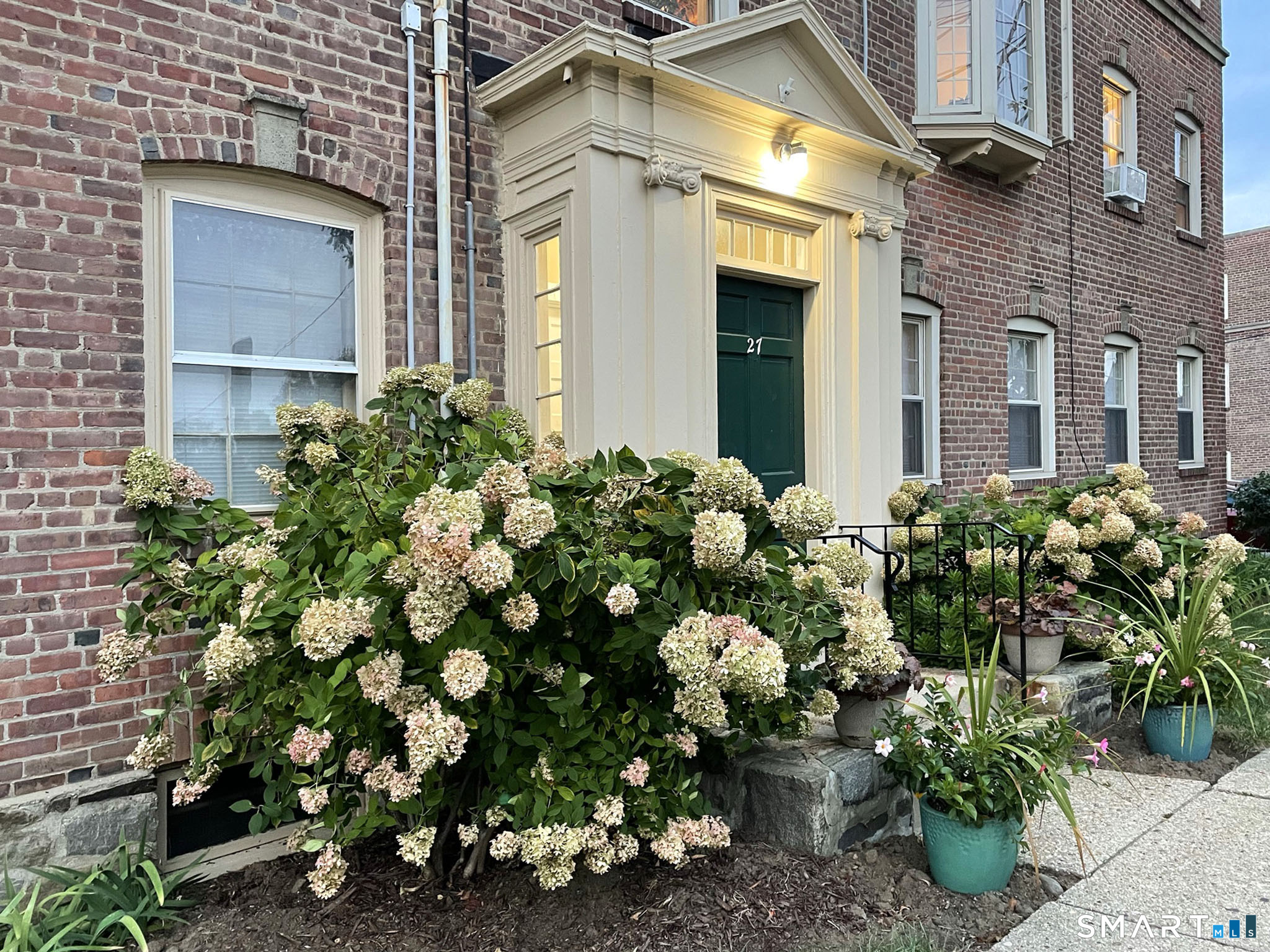 Homes for sale in Bridgeport, CT | 27 Nash Ln #5, Bridgeport, CT 06605 | MLS# 24148513