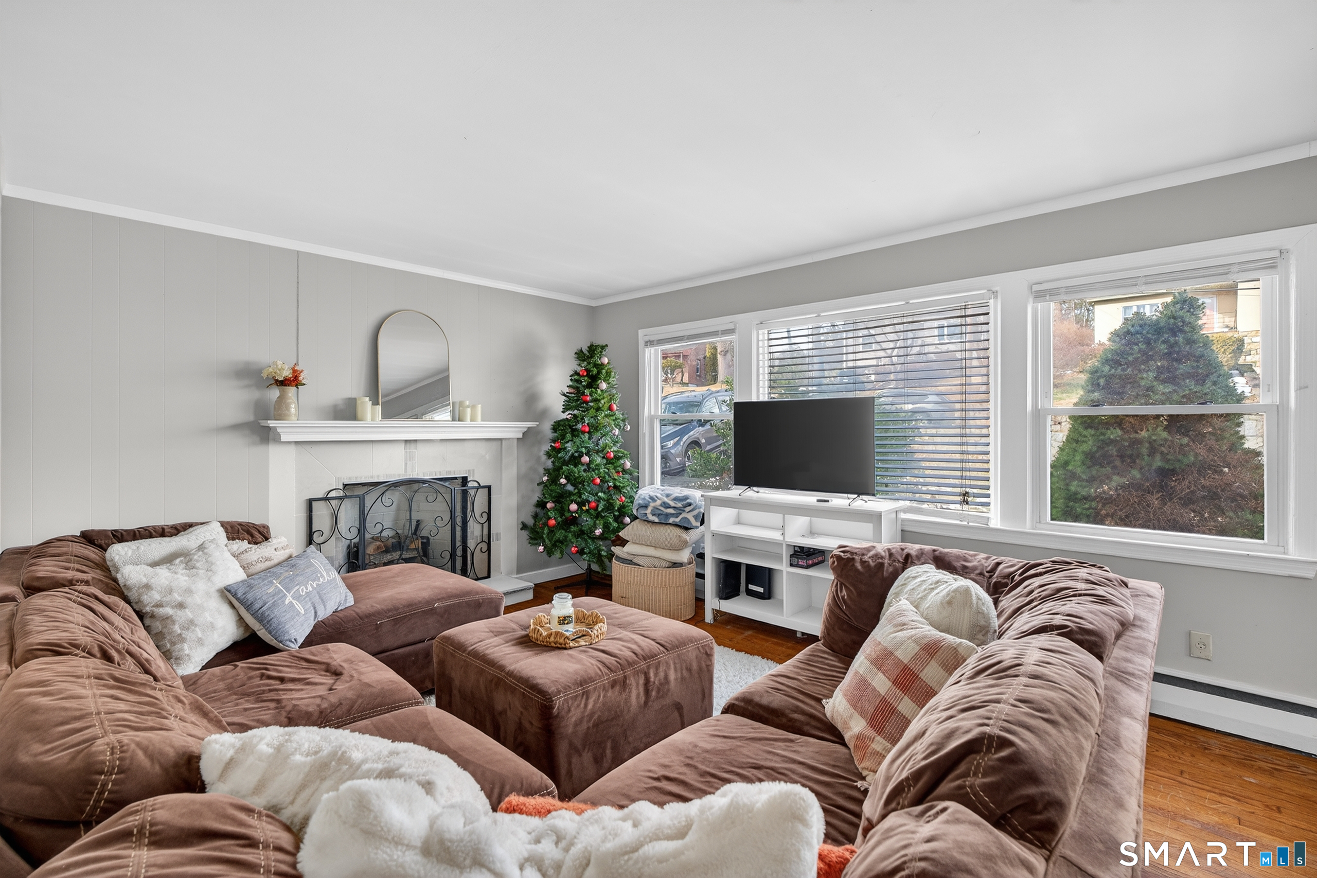 Homes for sale in Bridgeport, CT | 563 Lakeside Dr, Bridgeport, CT 06606 | MLS# 24147394