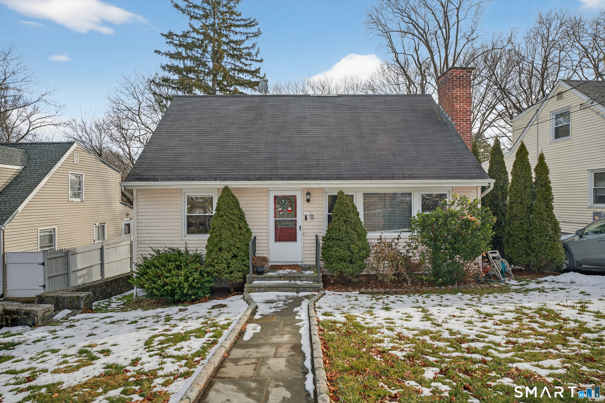 Homes for sale in Bridgeport, CT | 563 Lakeside Dr, Bridgeport, CT 06606 | MLS# 24147394