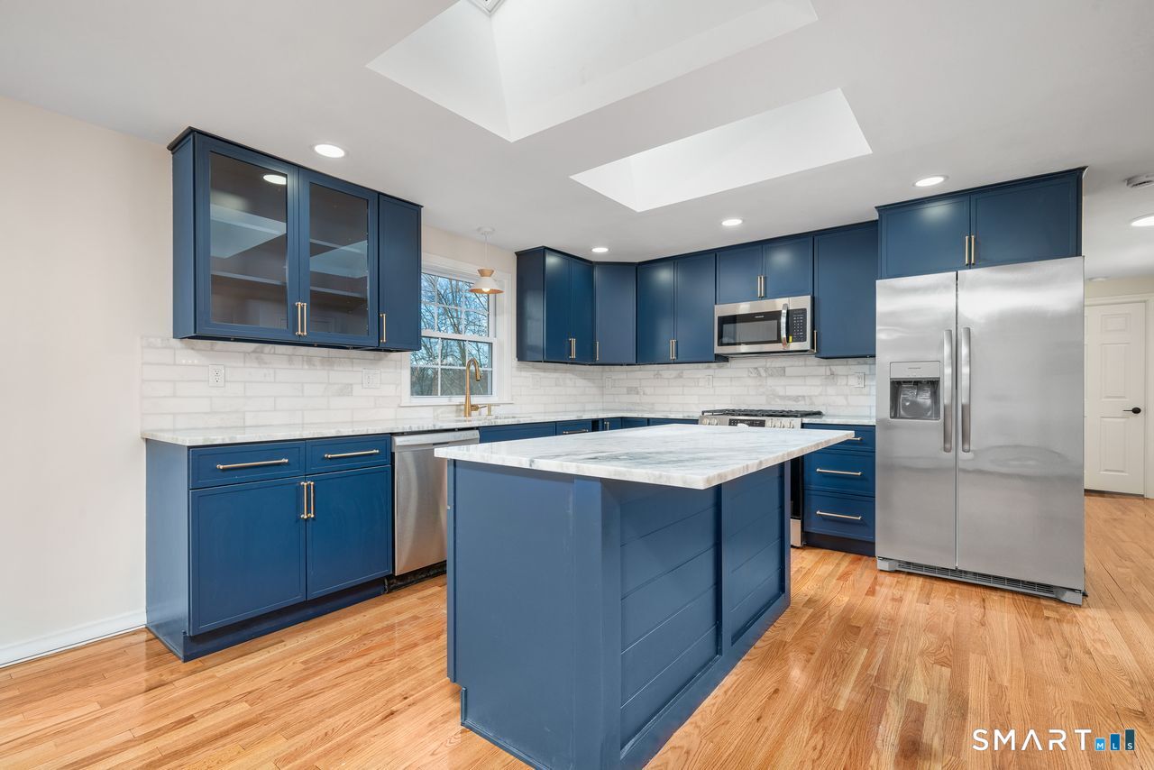 Homes for sale in Newington, CT | 236 Old Farm Dr, Newington, CT 06111 | MLS# 24148675