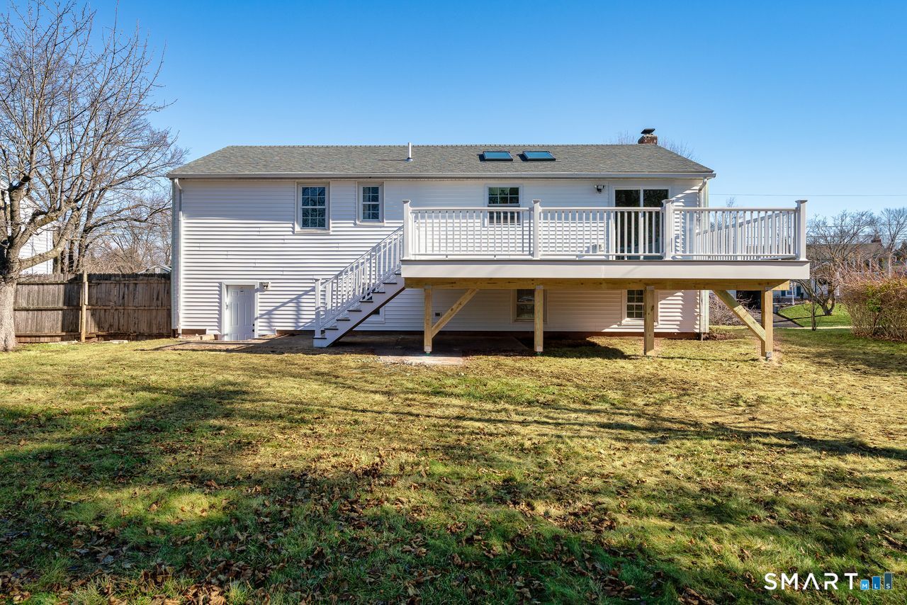 Homes for sale in Newington, CT | 236 Old Farm Dr, Newington, CT 06111 | MLS# 24148675