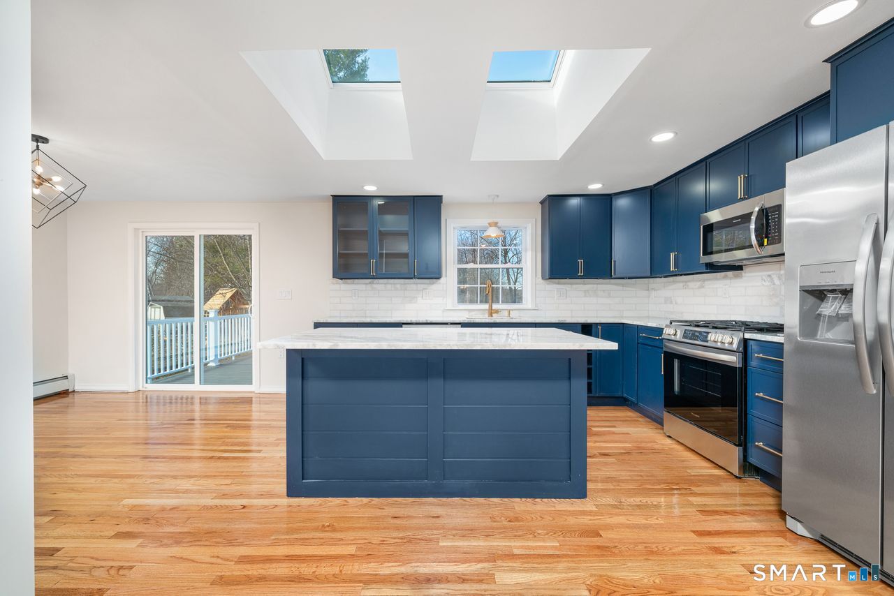 Photo 12 of 236 Old Farm Drive, Newington, CT