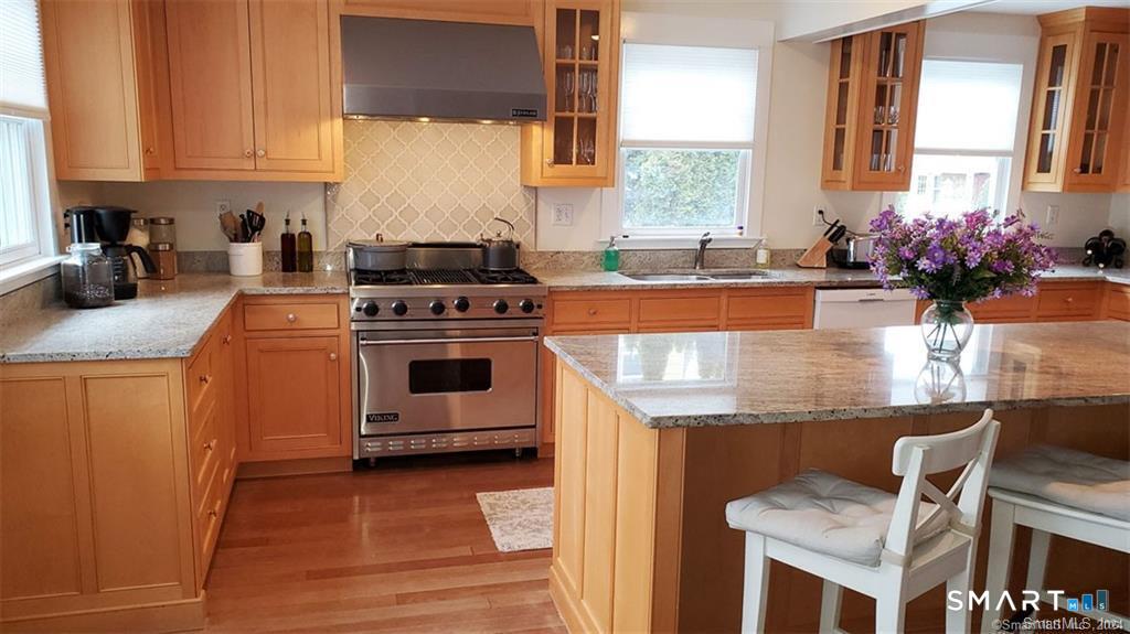 Photo 3 of 12 Flower Avenue, Madison, CT