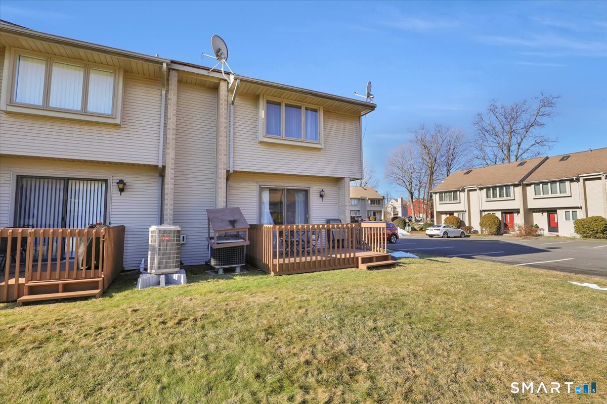 Photo 24 of 827 Oronoke Road, Waterbury, CT