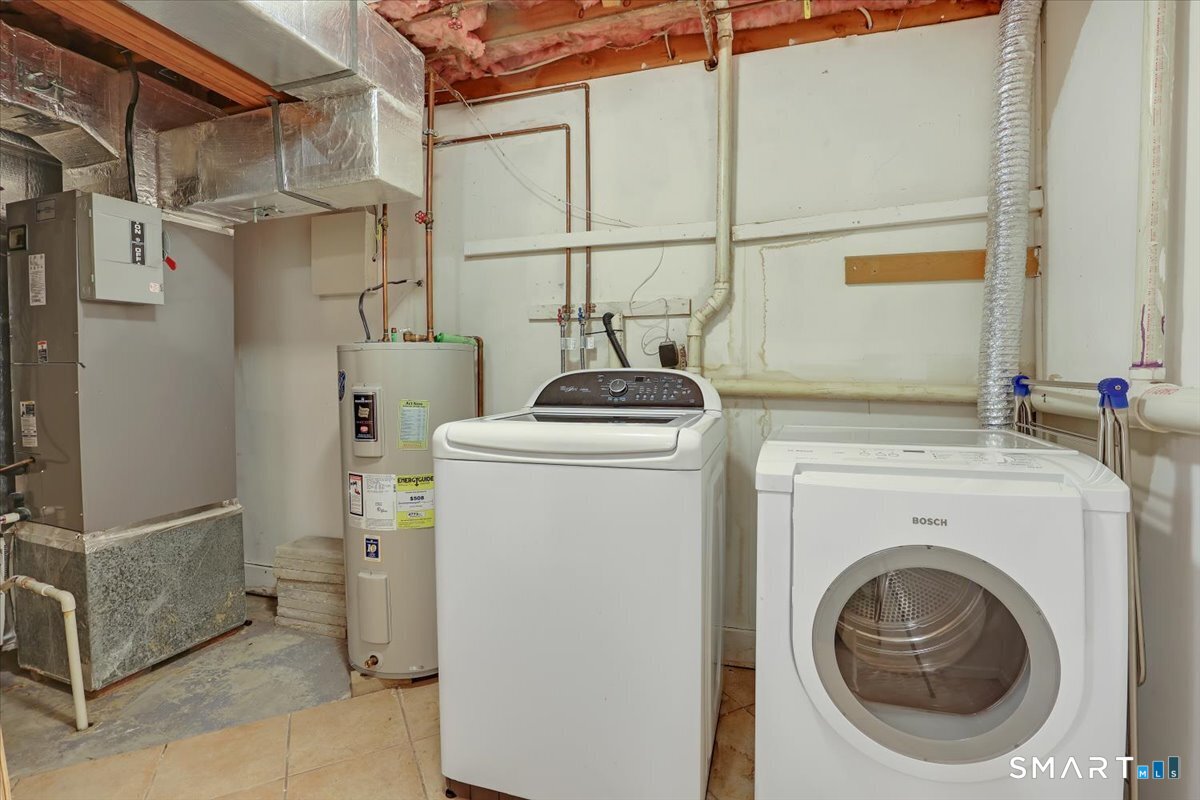 Photo 22 of 827 Oronoke Road, Waterbury, CT