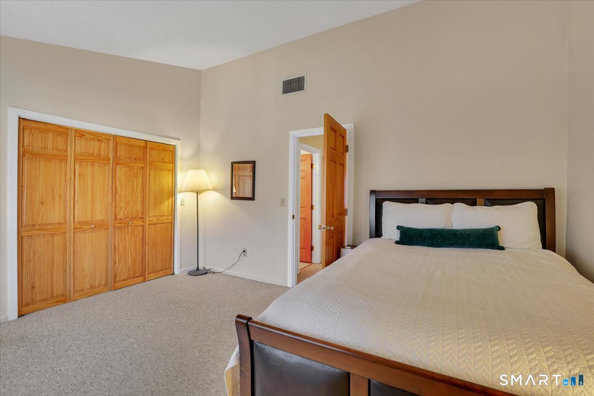 Photo 17 of 827 Oronoke Road, Waterbury, CT