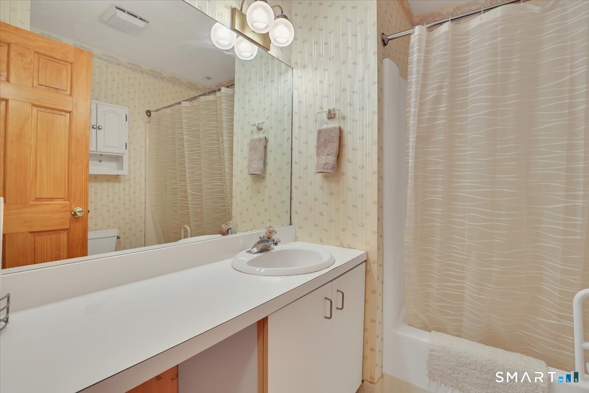 Photo 16 of 827 Oronoke Road, Waterbury, CT