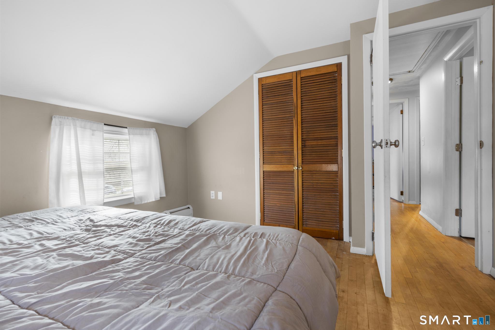 Photo 17 of 89 Green Meadow Road, Milford, CT