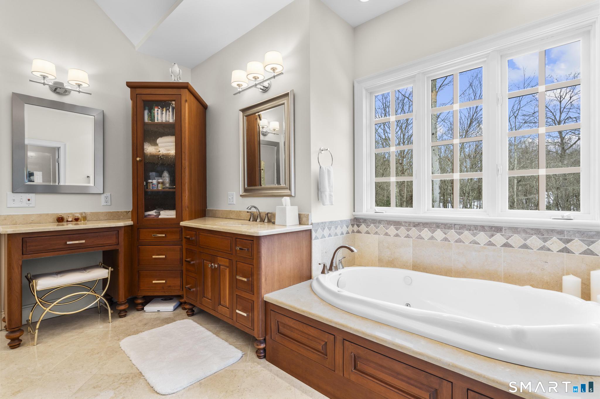 Photo 18 of 51 Elderslie Lane, Woodbridge, CT