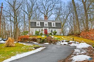 9 Hollow Spring Road