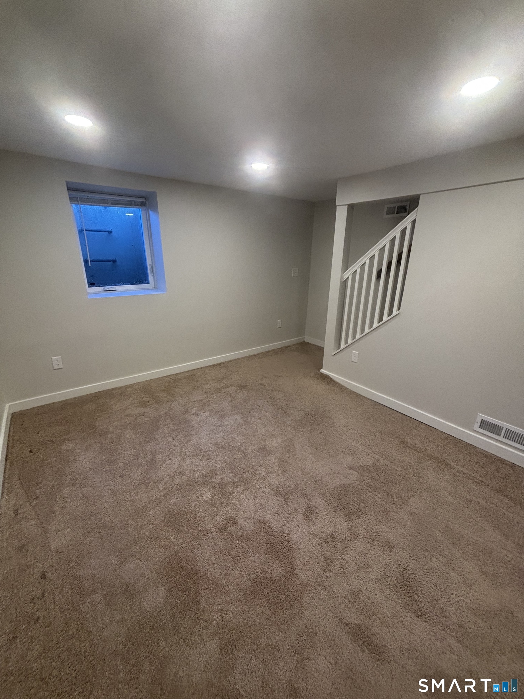 Photo 12 of 38 Elmhurst Circle, West Hartford, CT