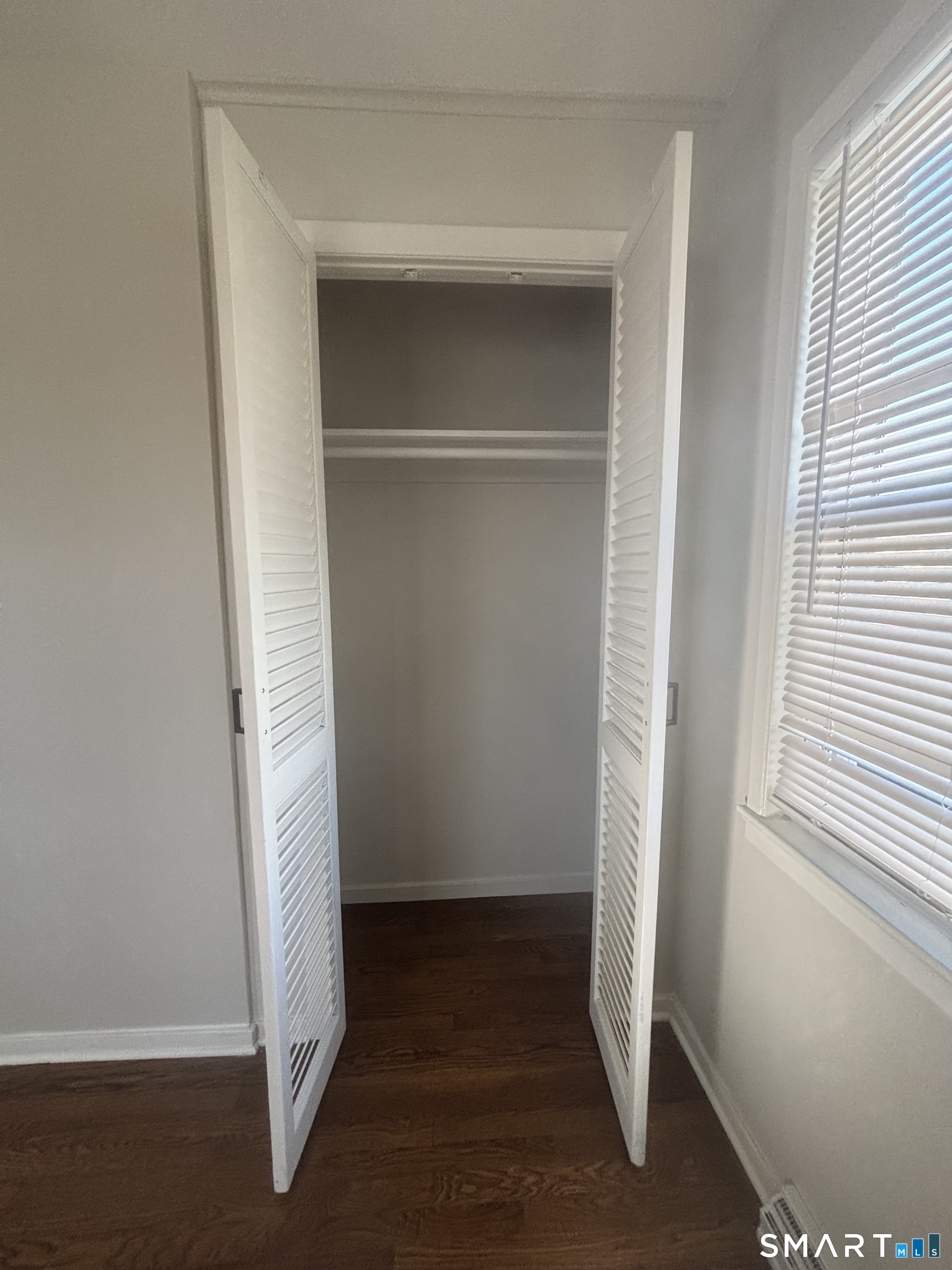 Photo 8 of 38 Elmhurst Circle, West Hartford, CT