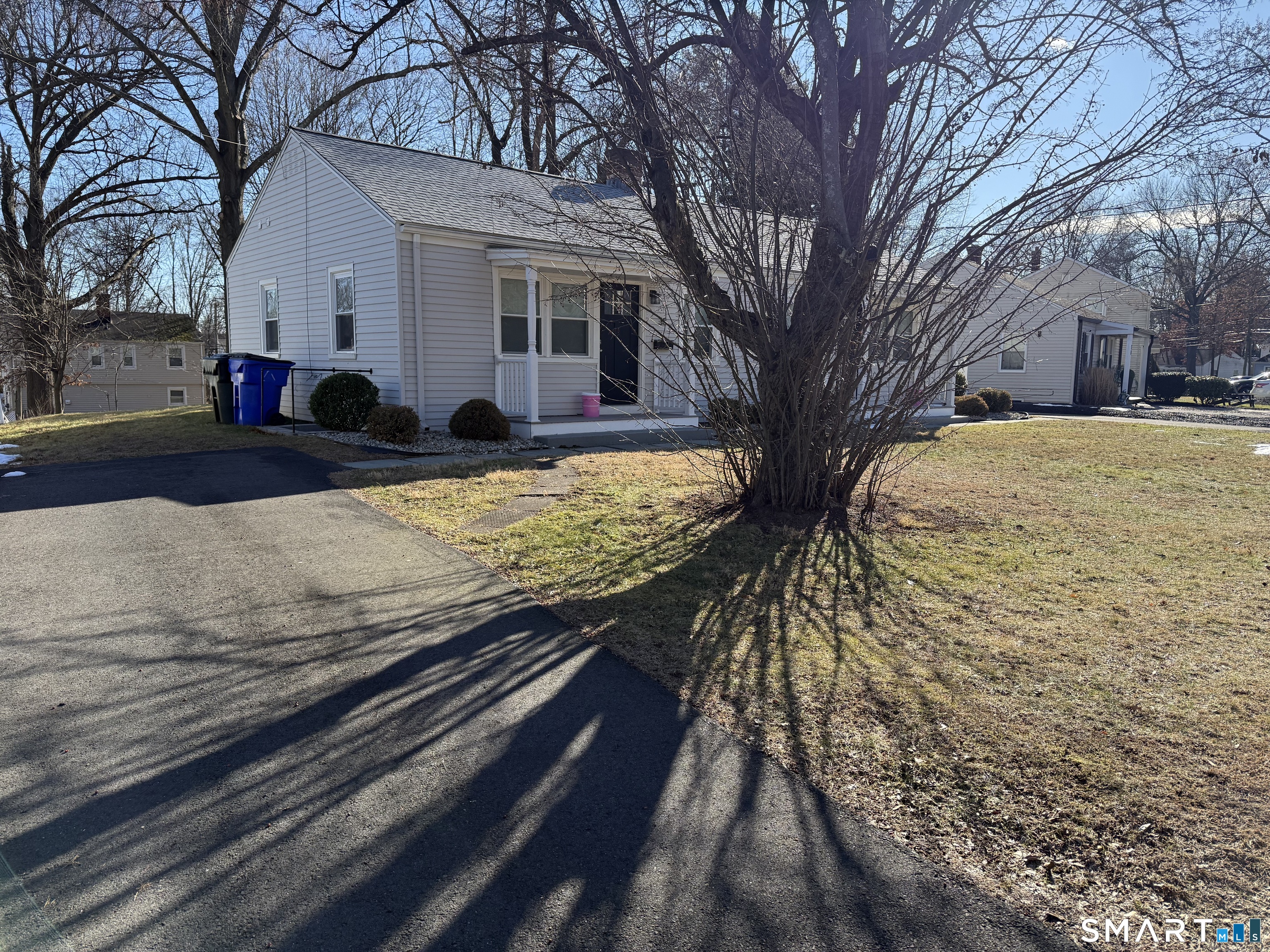 Photo 17 of 38 Elmhurst Circle, West Hartford, CT